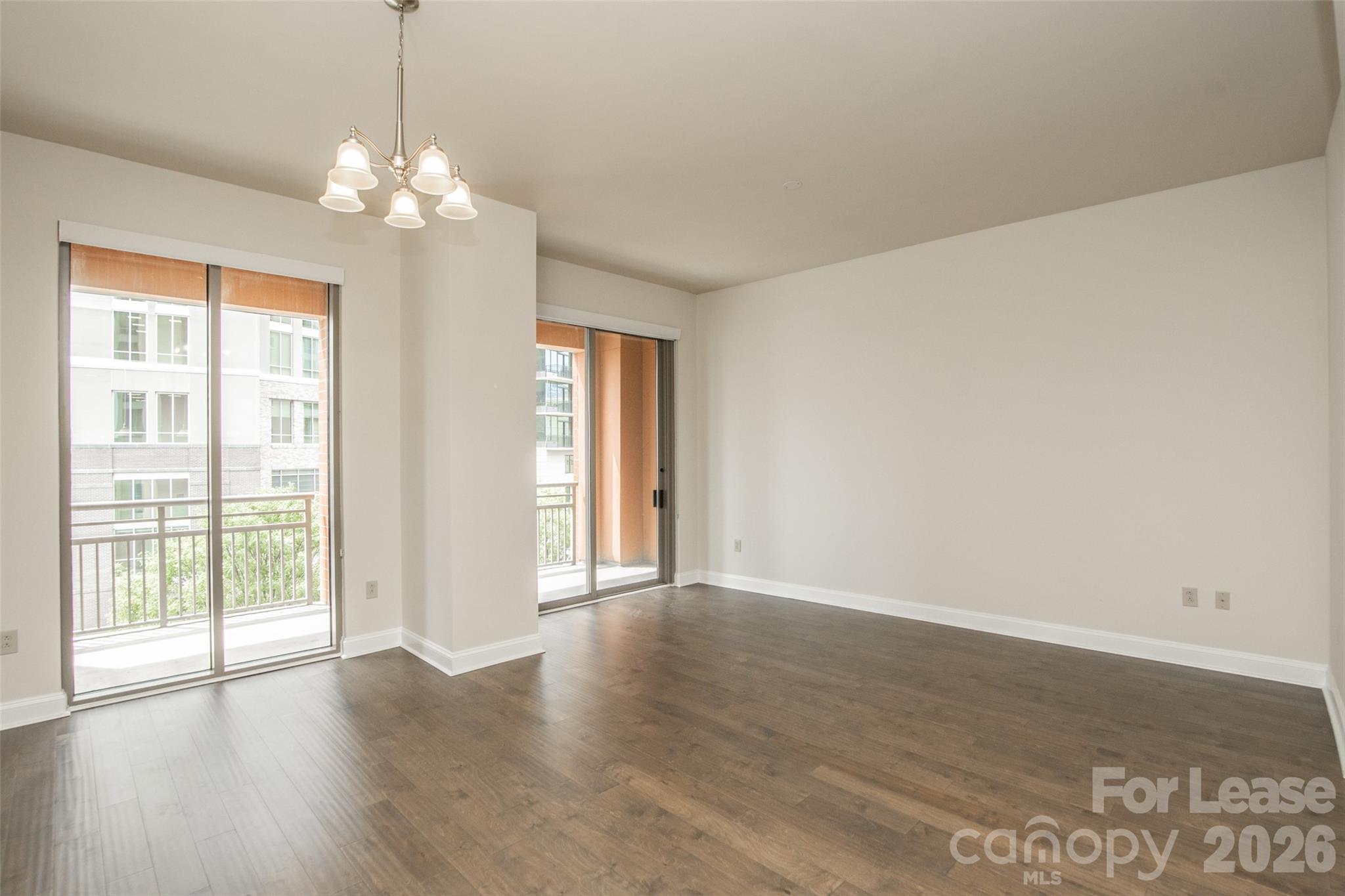 701 Royal Court Property Photo 2