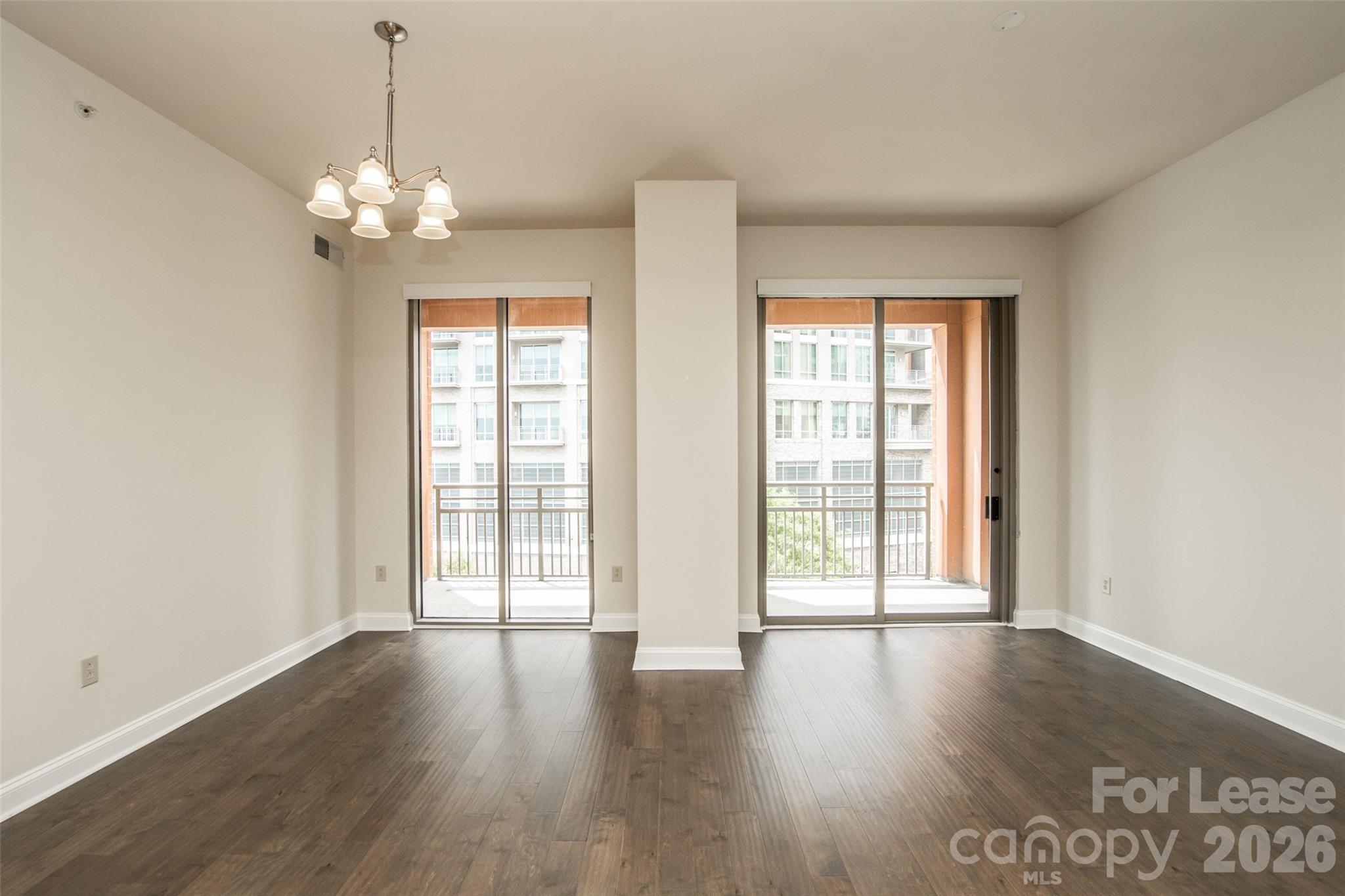 701 Royal Court Property Photo 3