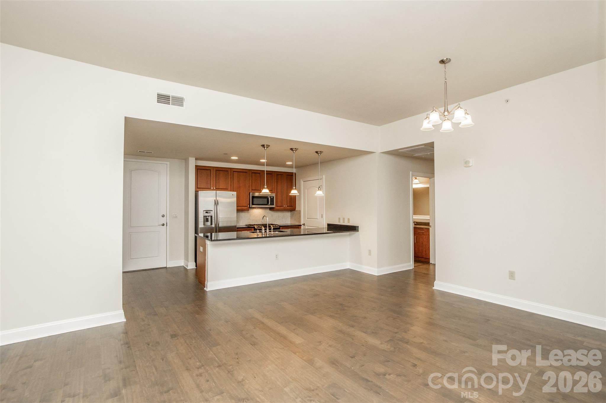 701 Royal Court Property Photo 6