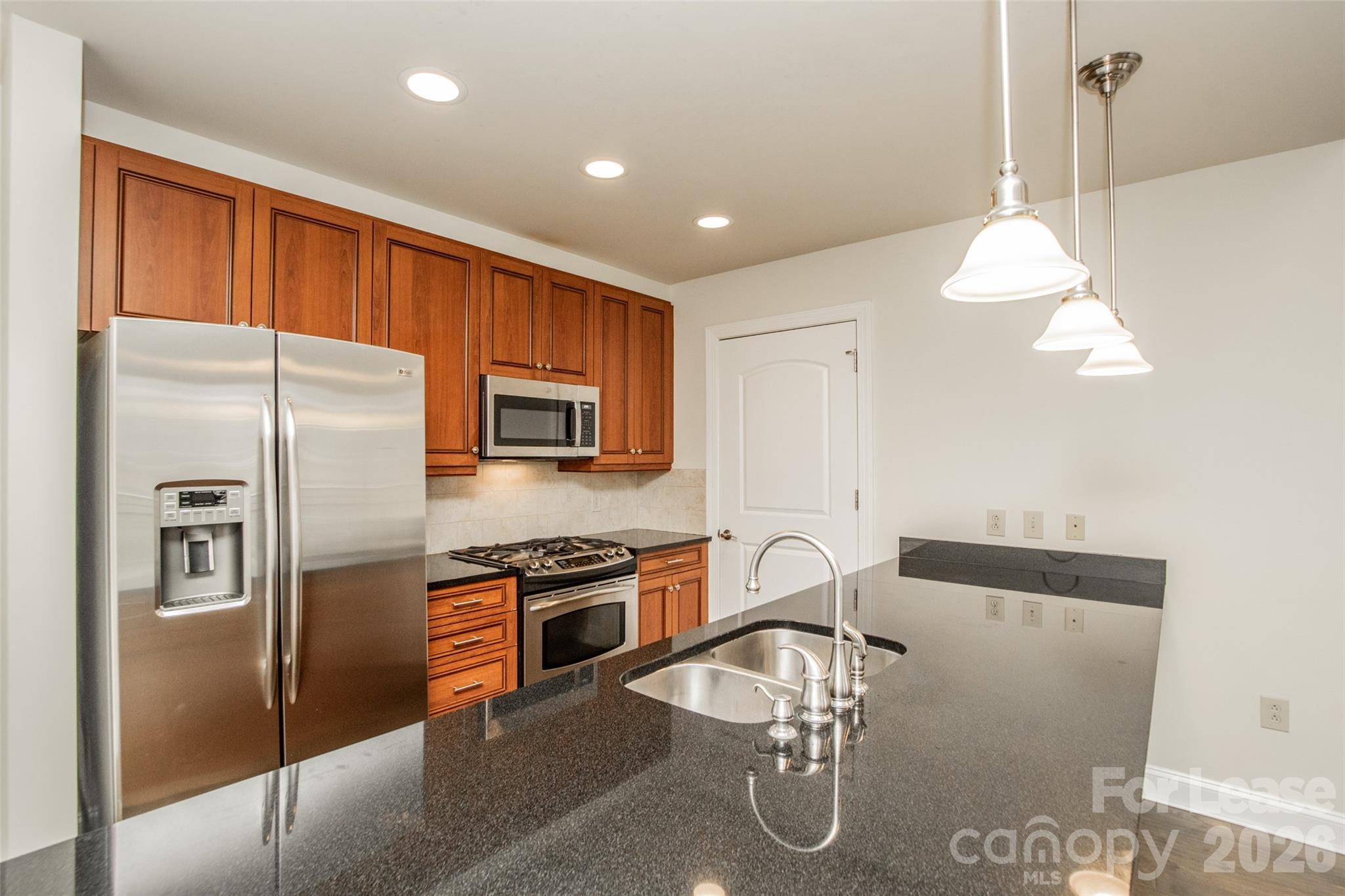 701 Royal Court Property Photo 7