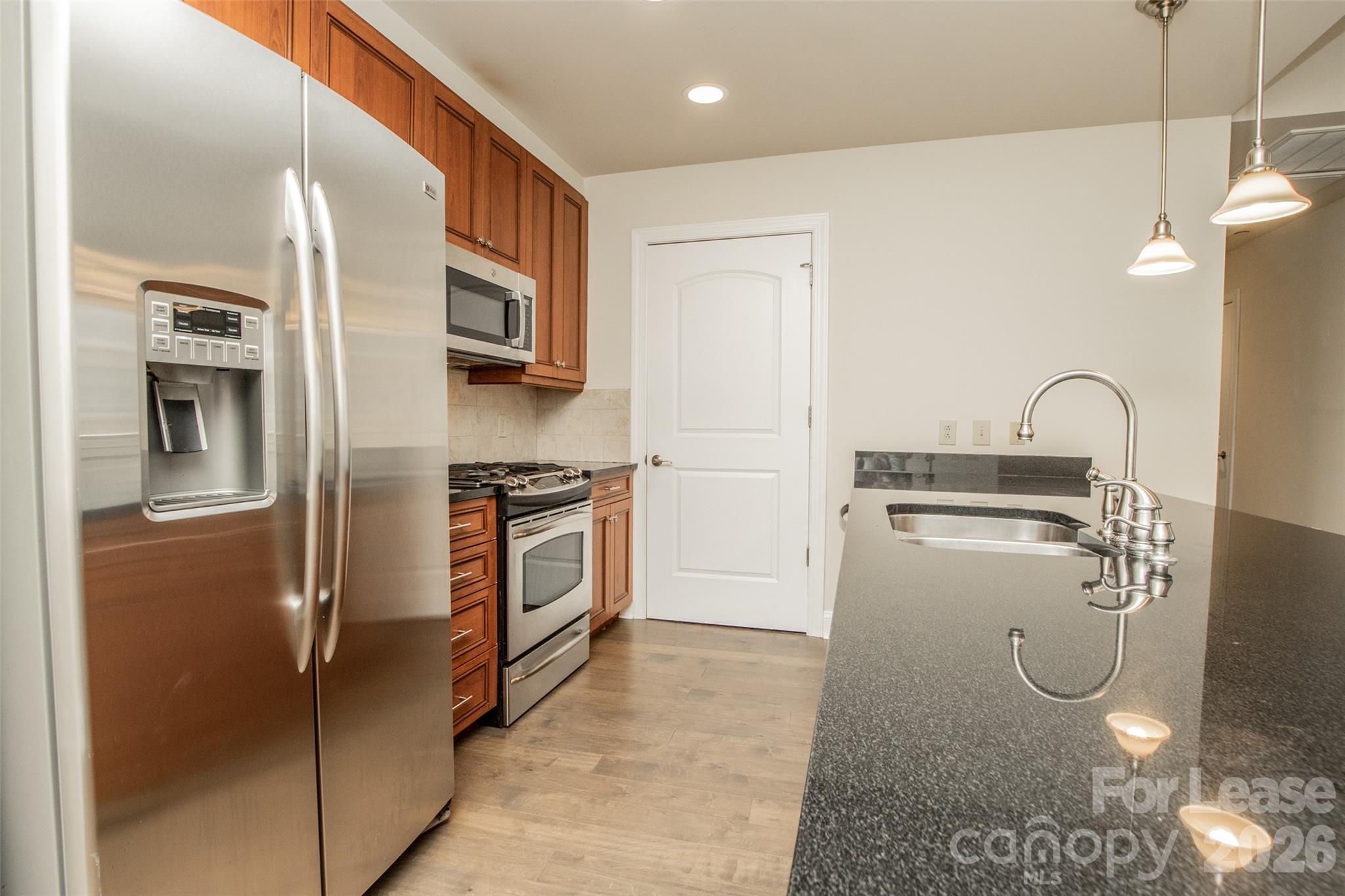 701 Royal Court Property Photo 8