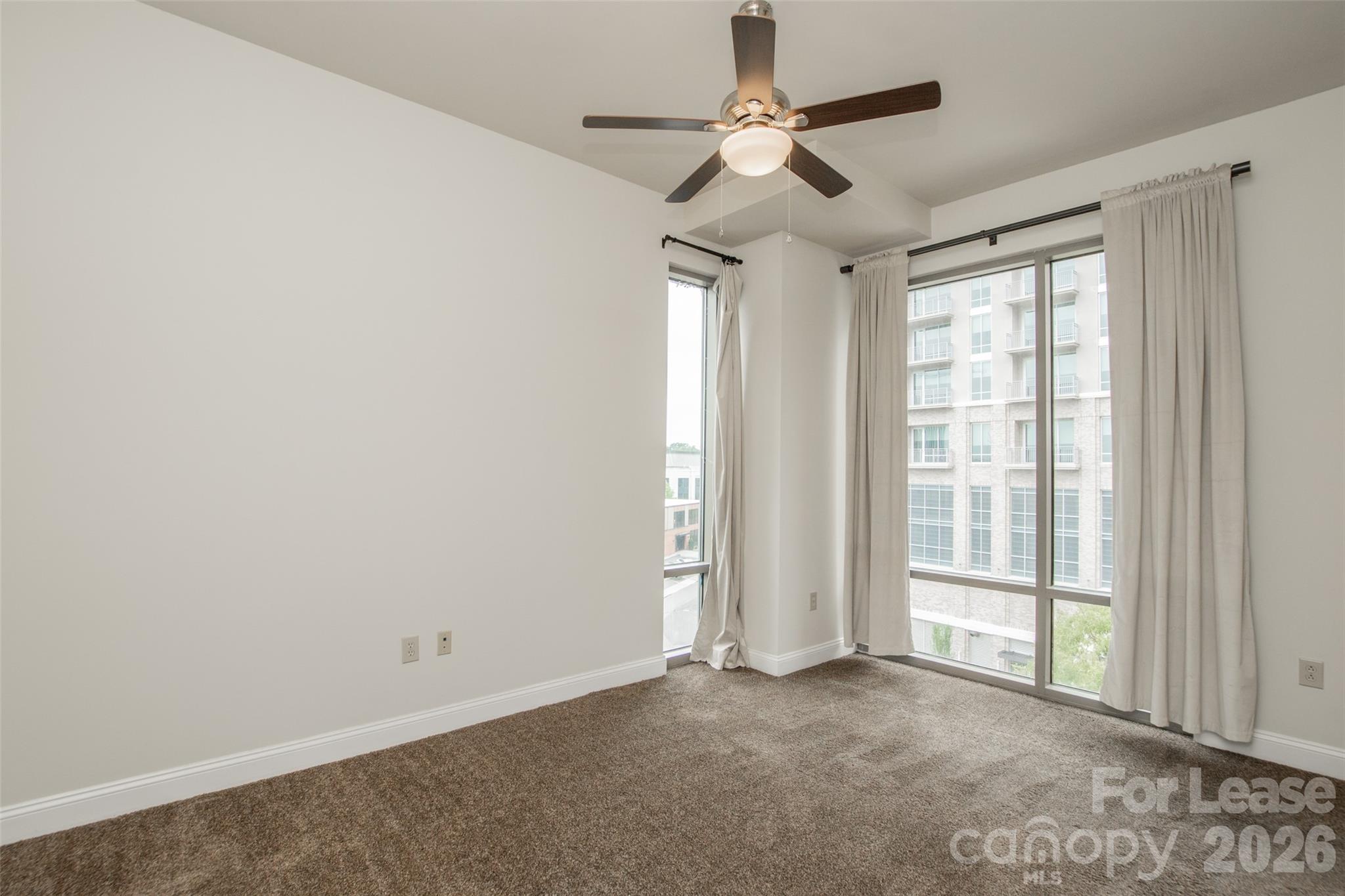 701 Royal Court Property Photo 10