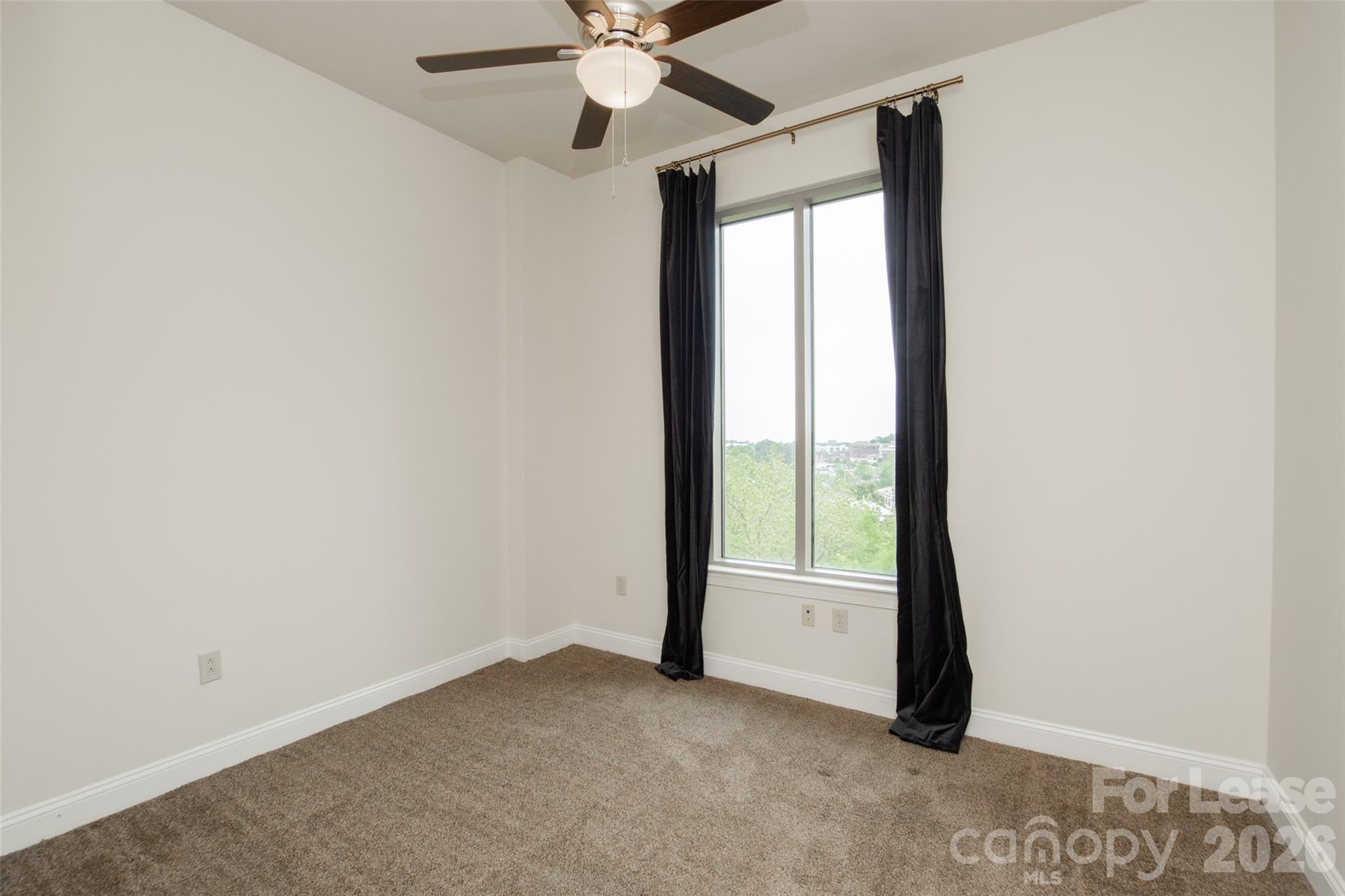 701 Royal Court Property Photo 14