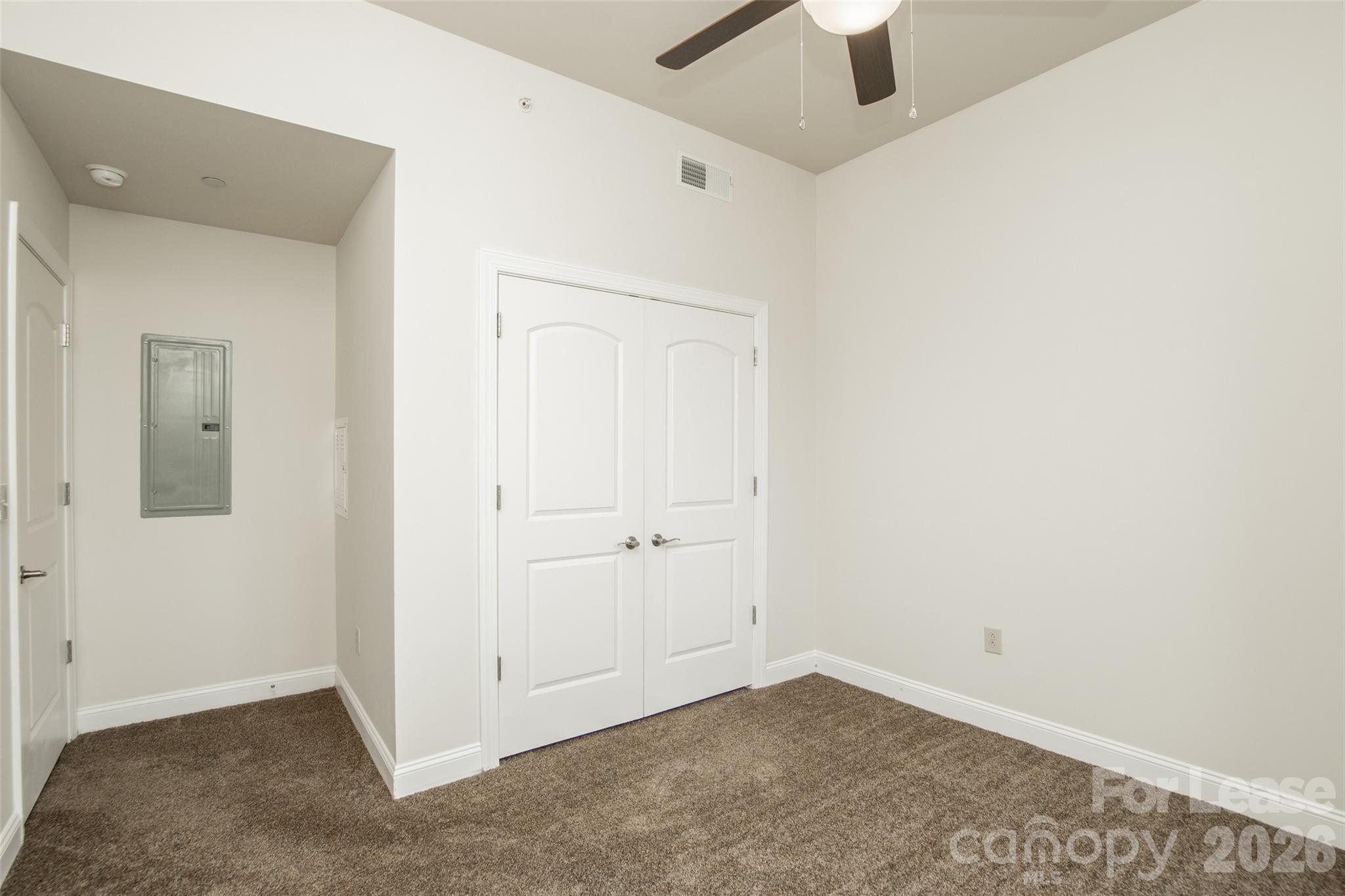 701 Royal Court Property Photo 15