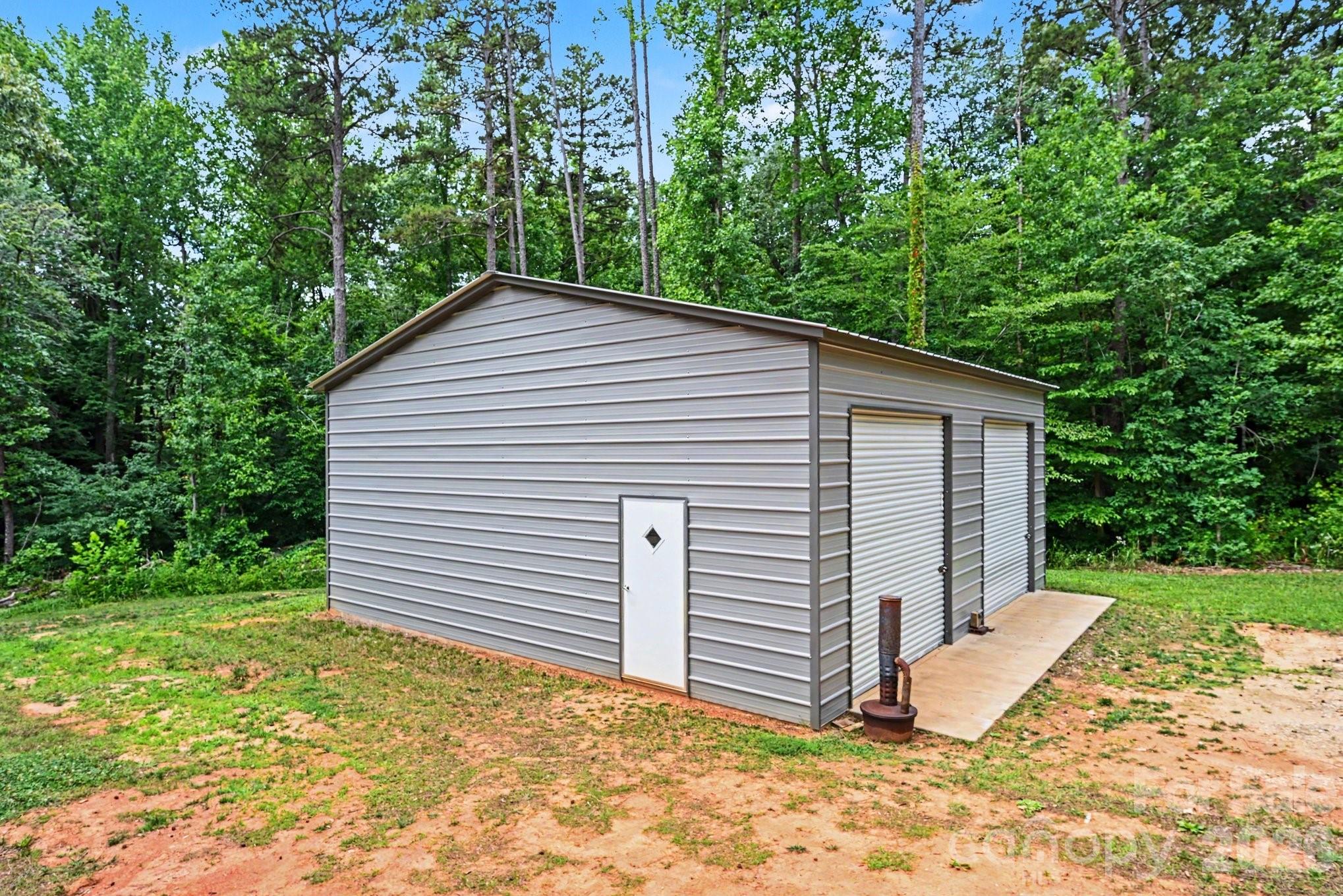 135 Elliot Drive Property Photo 3