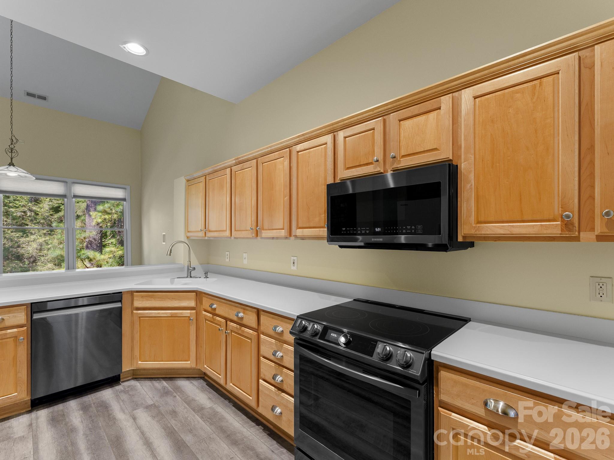 47 Ridgetop Circle 202 Property Photo 18