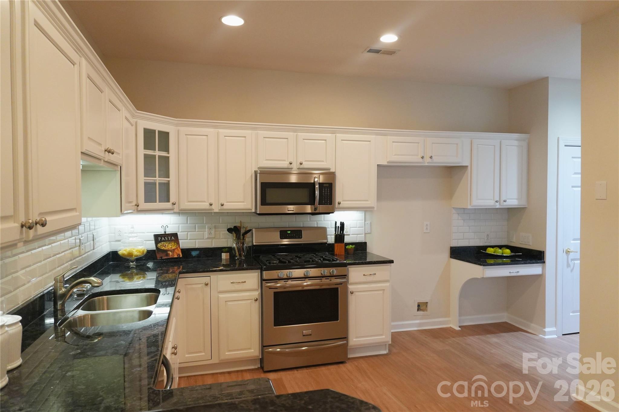 9920 Park Willow Drive Property Photo 12