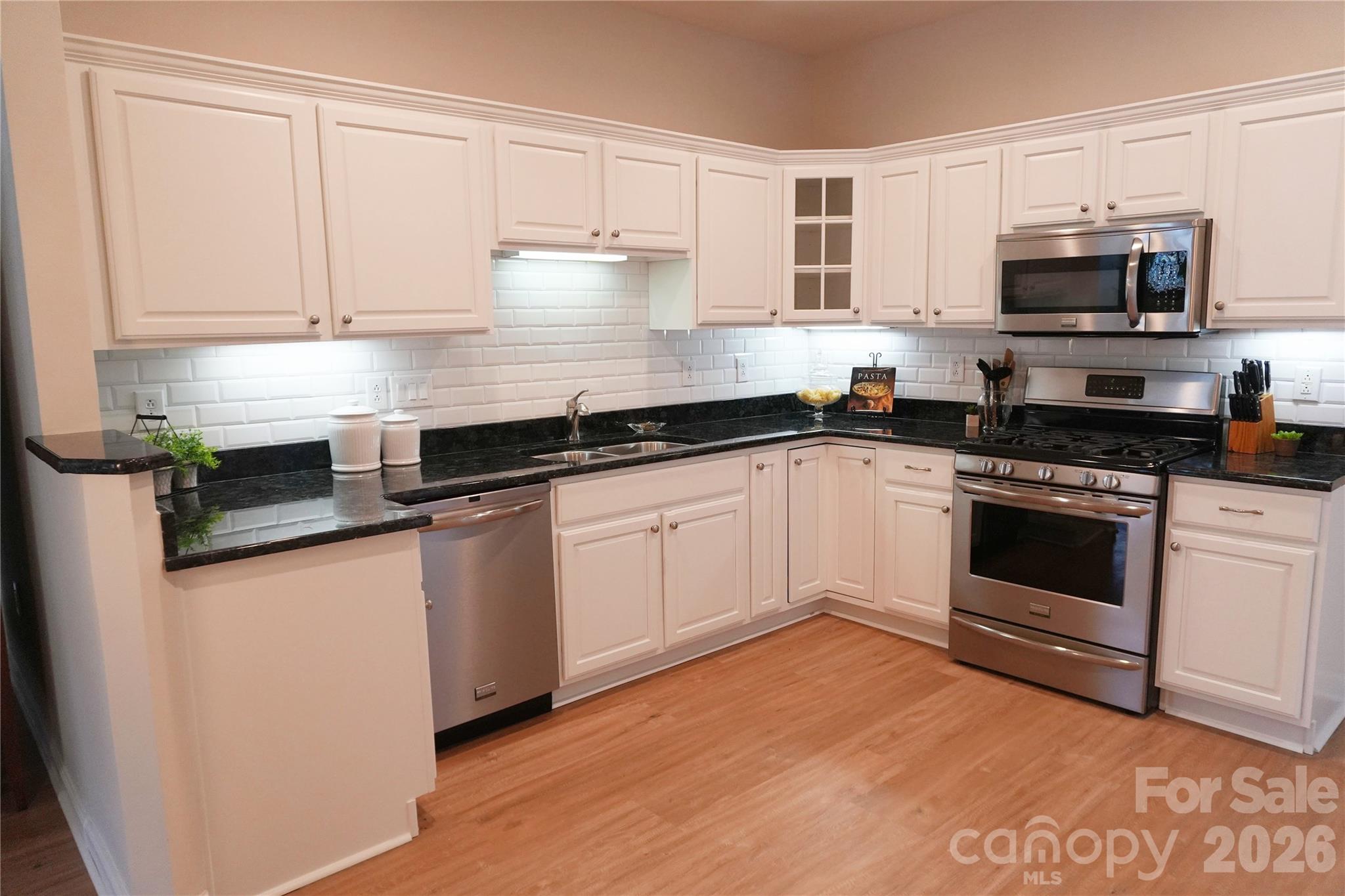 9920 Park Willow Drive Property Photo 13