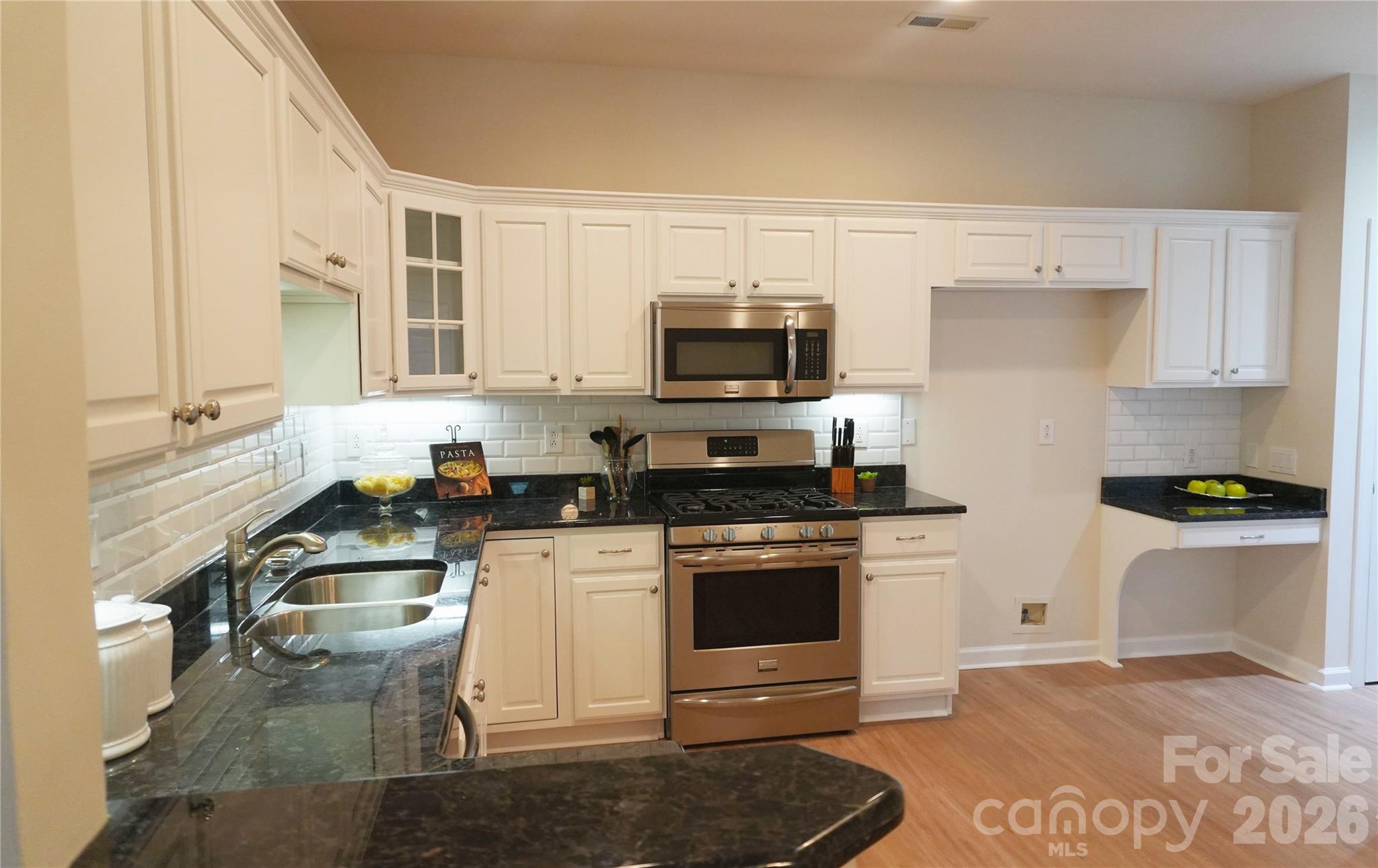 9920 Park Willow Drive Property Photo 14