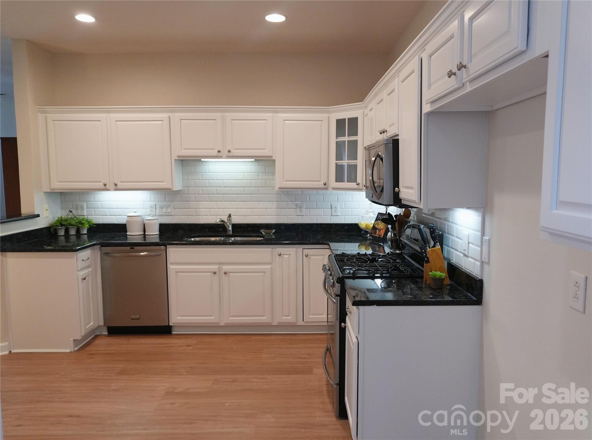 9920 Park Willow Drive Property Photo 15