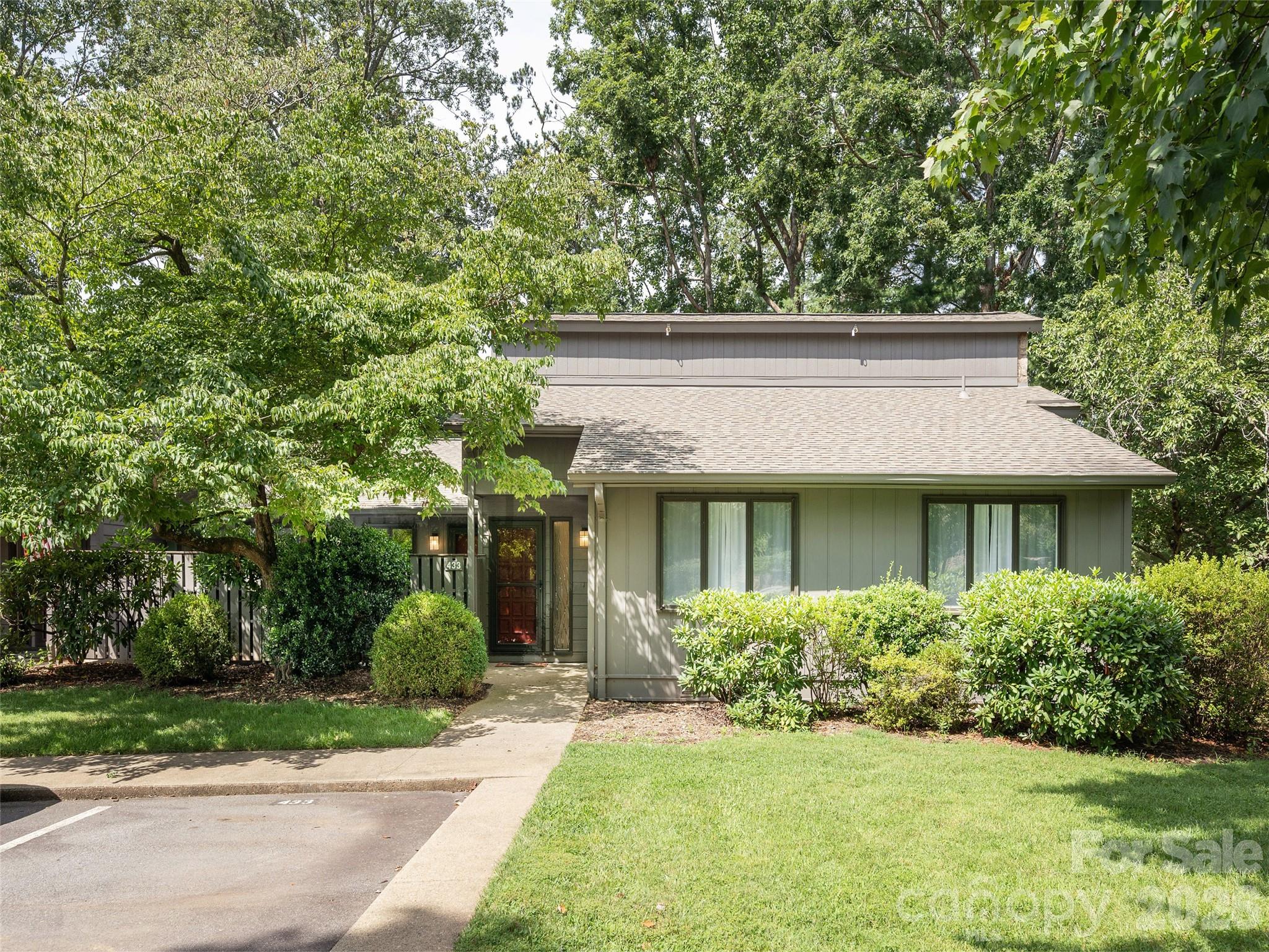 433 Crowfields Drive Property Photo 1