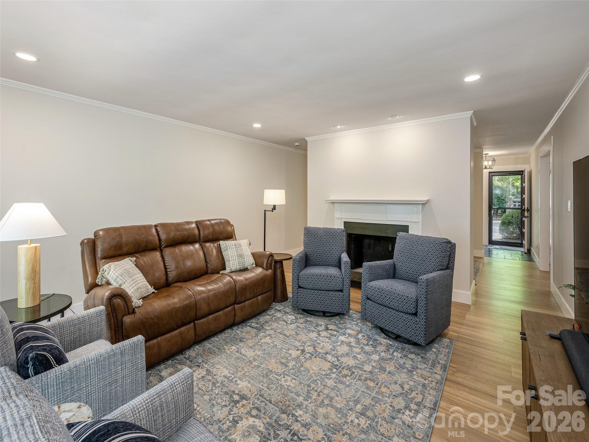 433 Crowfields Drive Property Photo 7
