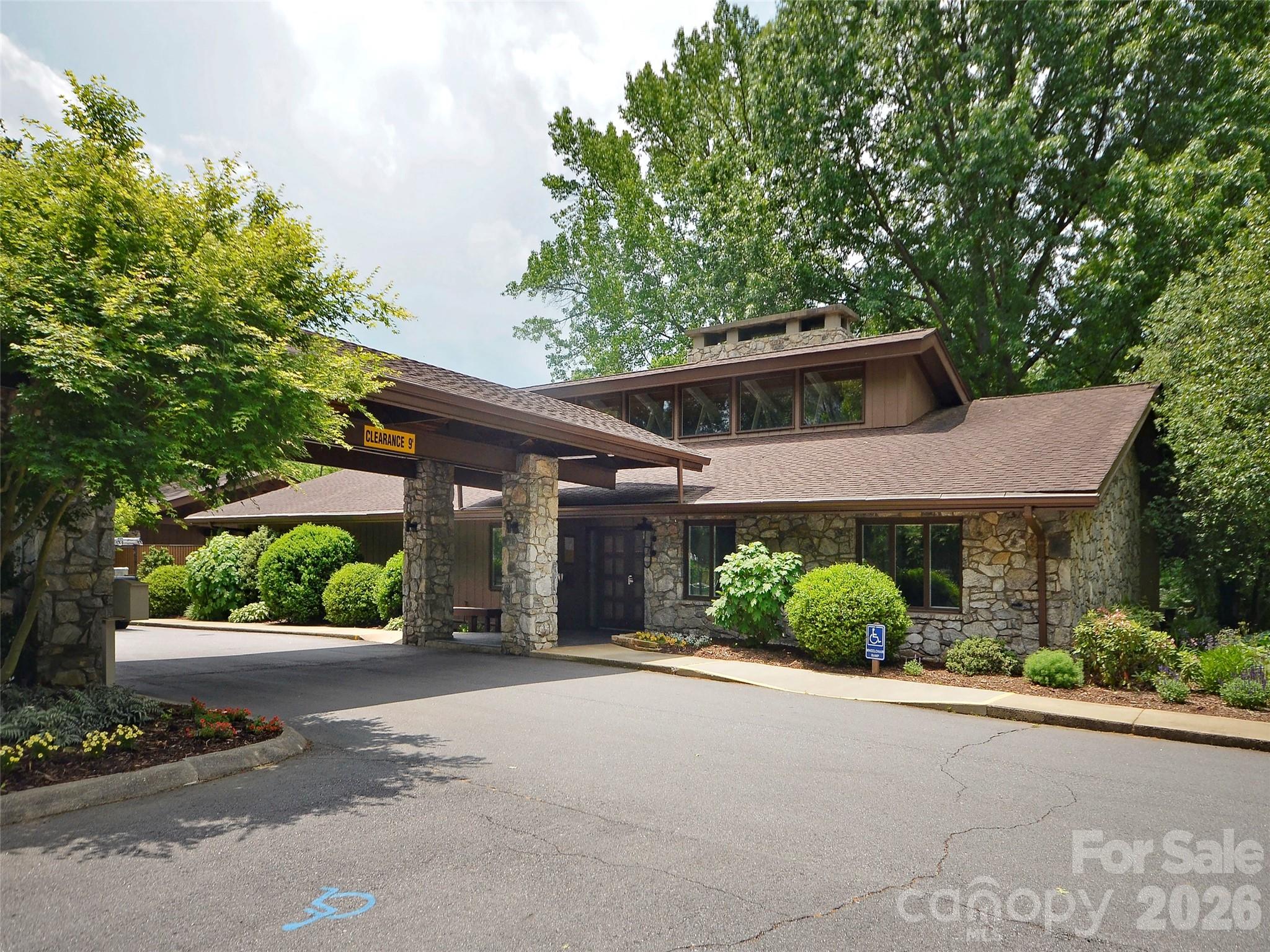 433 Crowfields Drive Property Photo 27