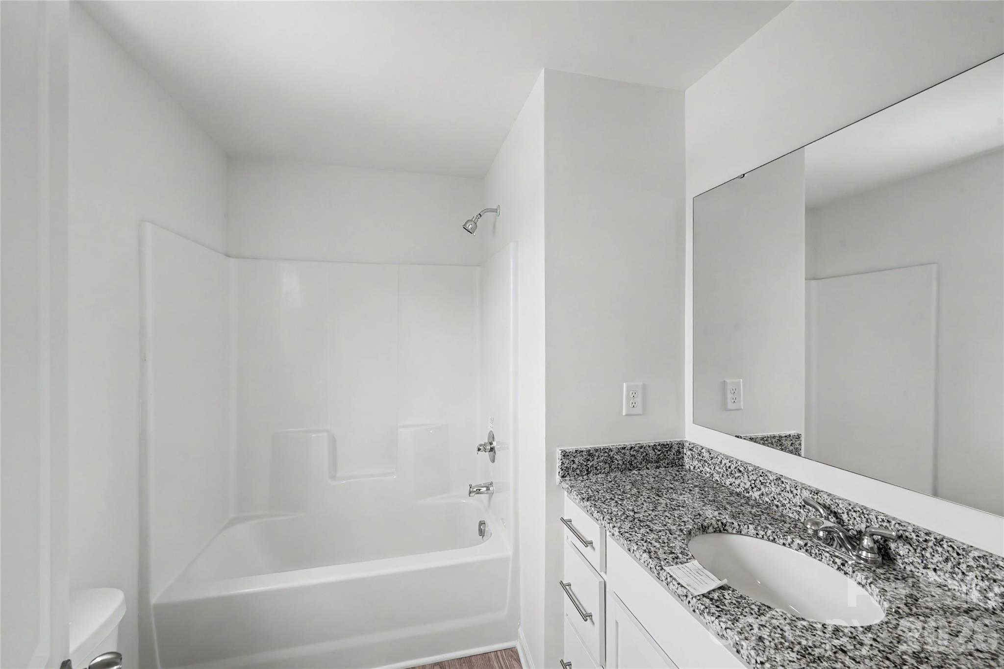 211 E 8th Avenue Property Photo 5