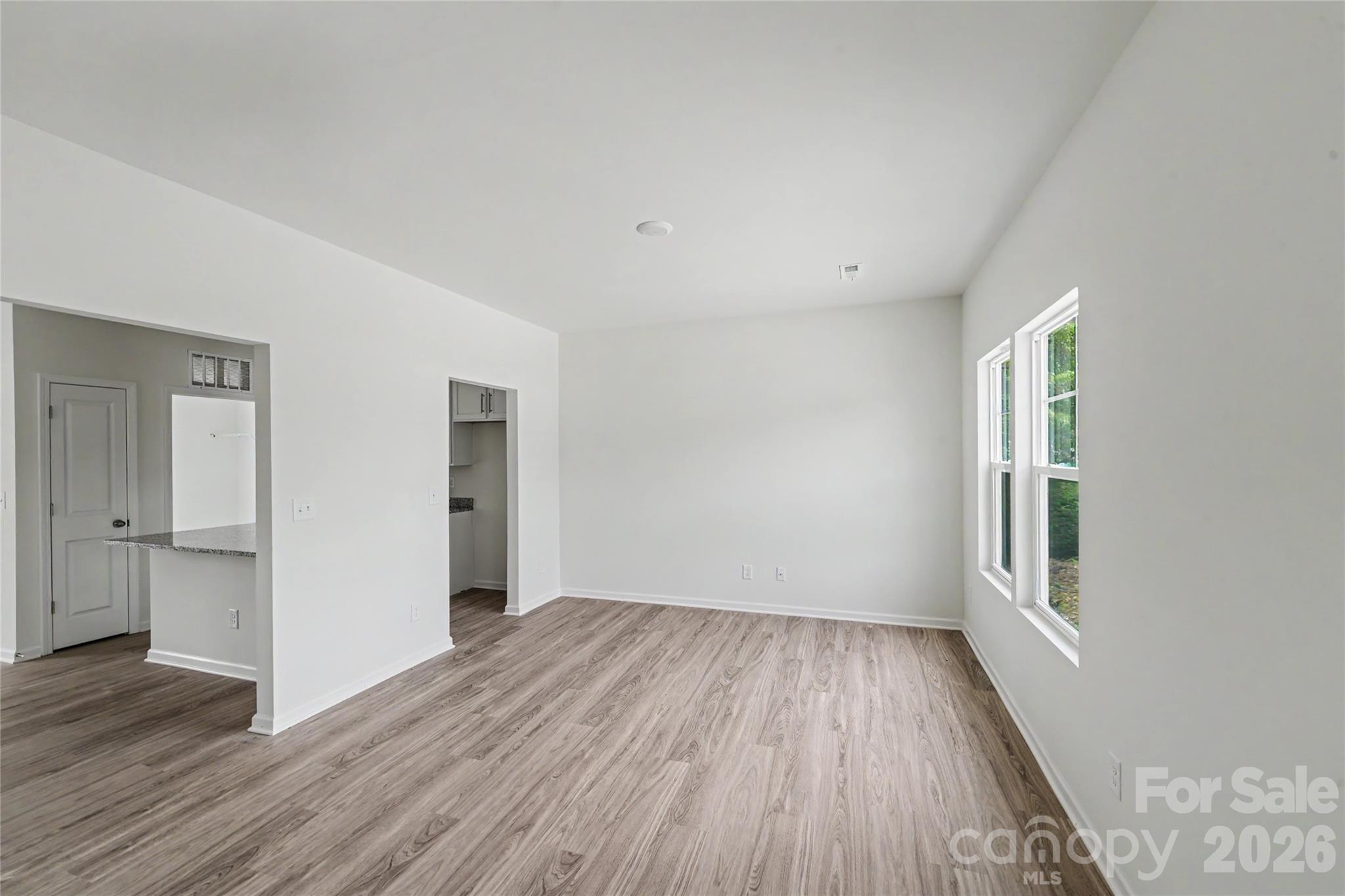 211 E 8th Avenue Property Photo 8