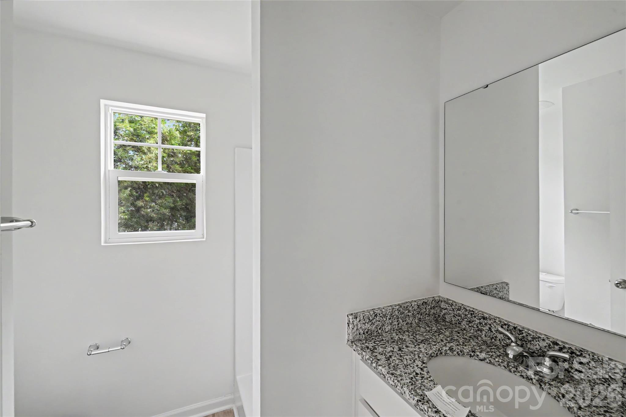 211 E 8th Avenue Property Photo 22