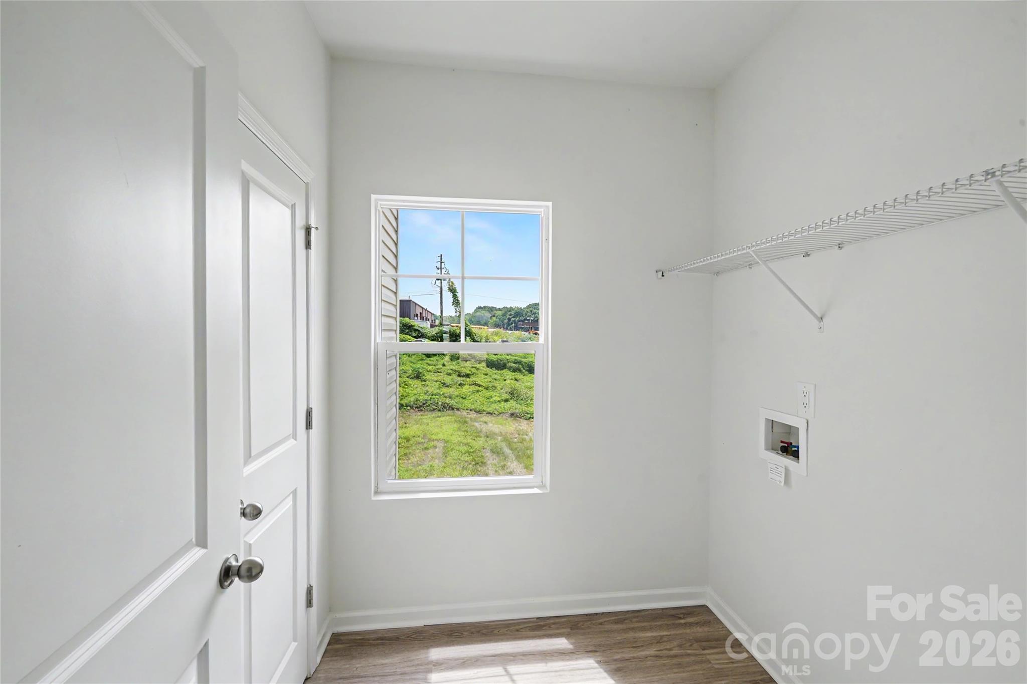 211 E 8th Avenue Property Photo 24