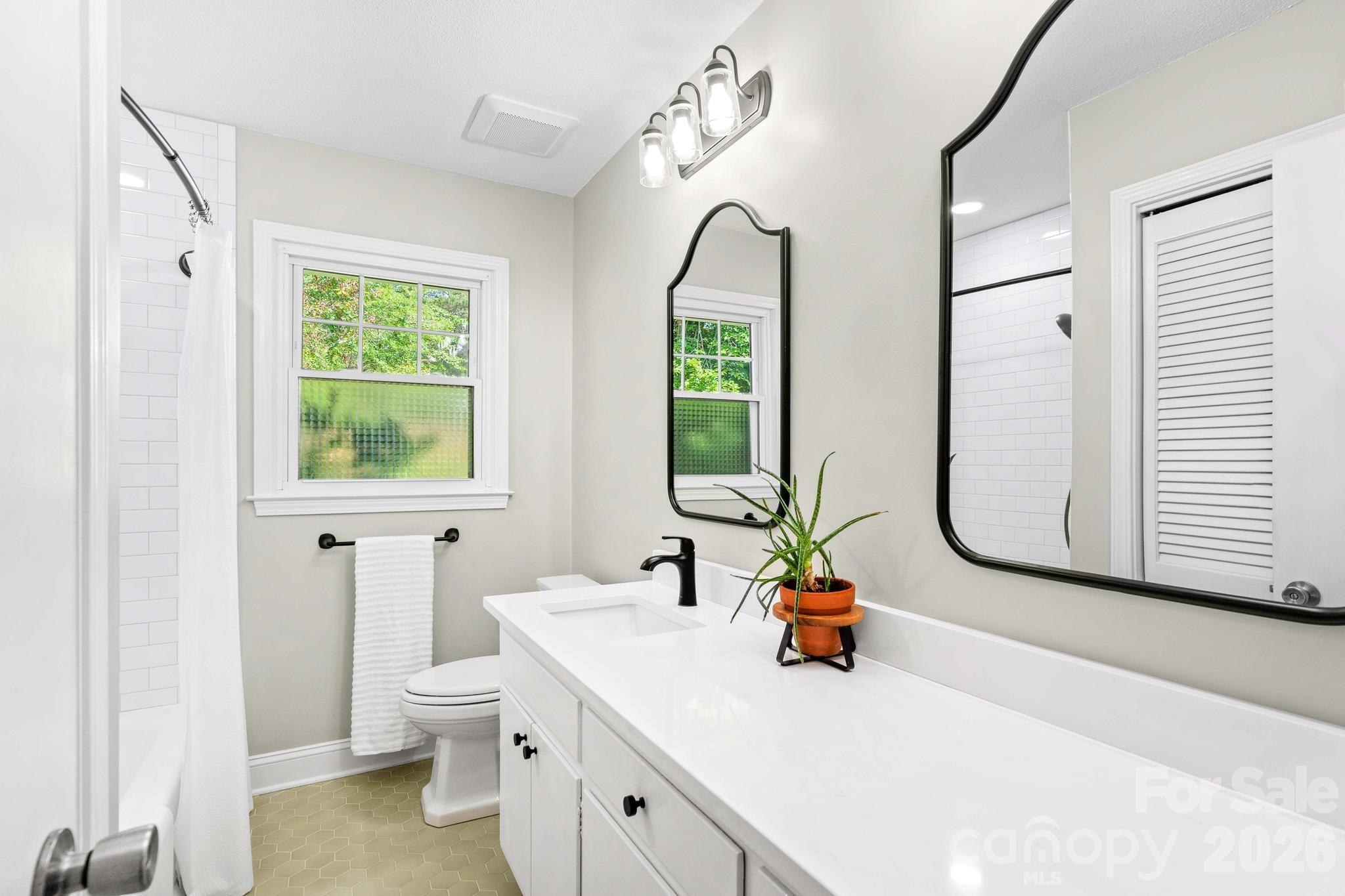 140 Spicewood Lane Property Photo 25