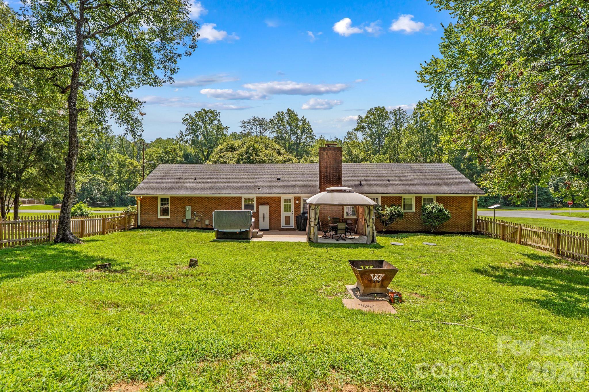 140 Spicewood Lane Property Photo 31