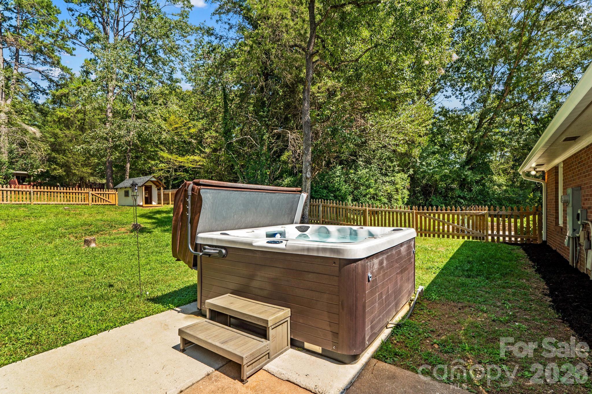 140 Spicewood Lane Property Photo 32