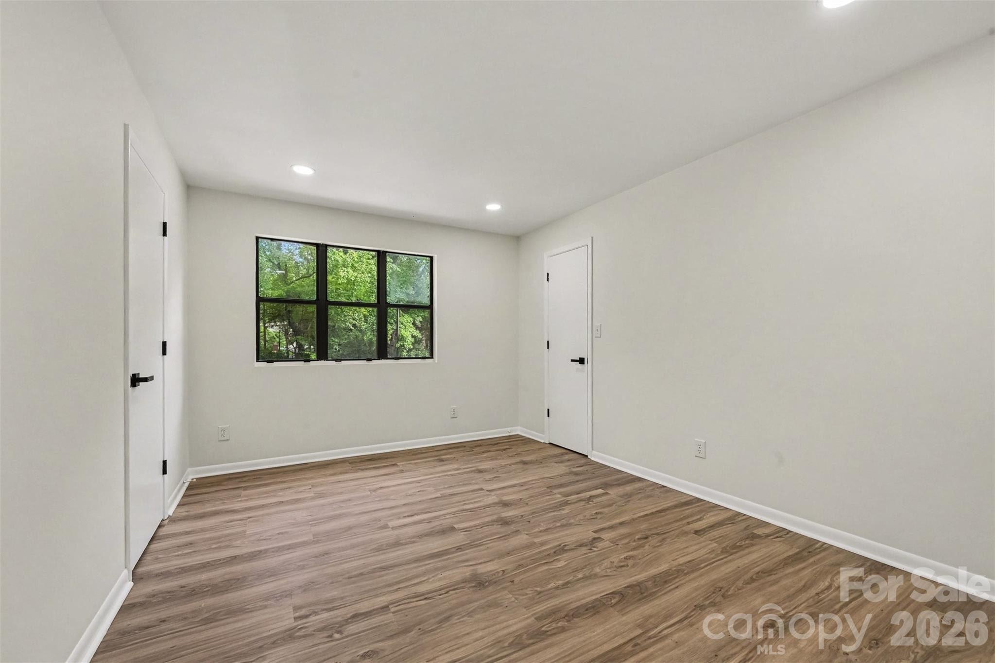 8027 Cedar Glen Drive Property Photo 11