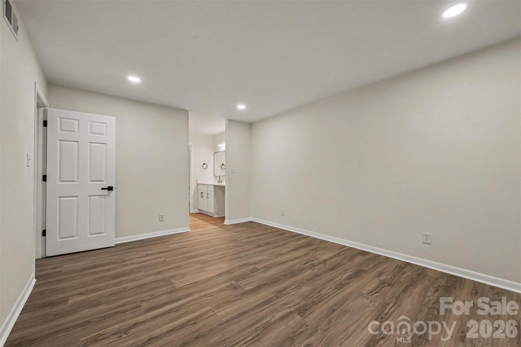 8027 Cedar Glen Drive Property Photo 16