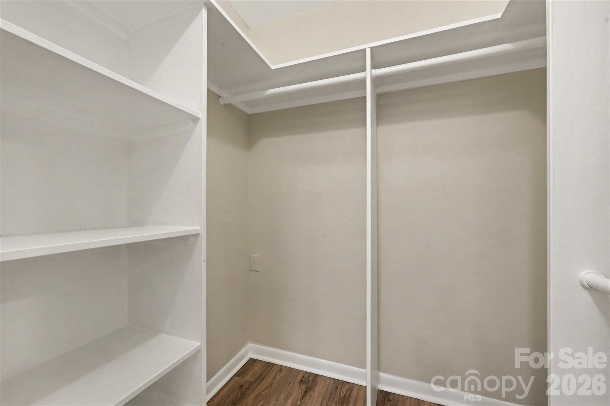8027 Cedar Glen Drive Property Photo 20