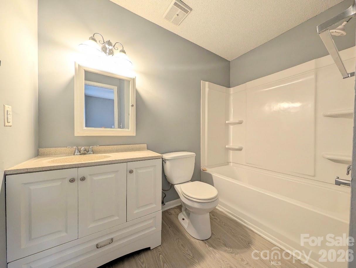 1687 Eagles Place Property Photo 16