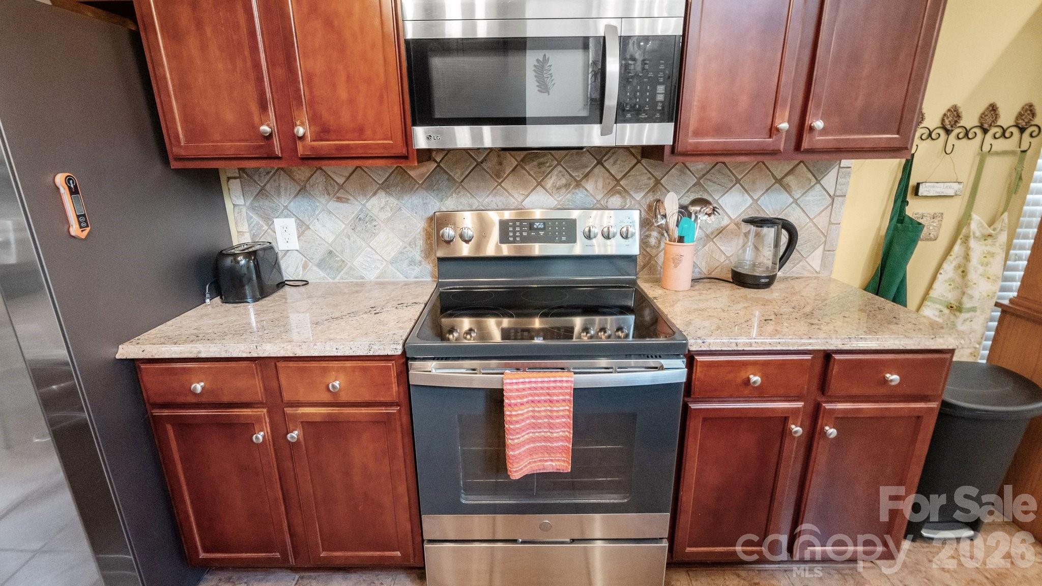 1115 Wind Chime Court 28 Property Photo 15