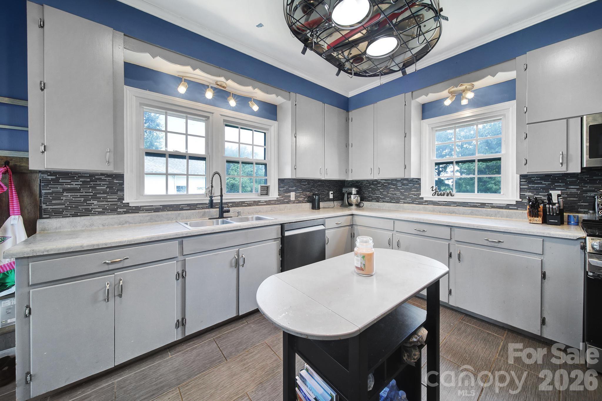 14 Argonne Avenue Property Photo 8