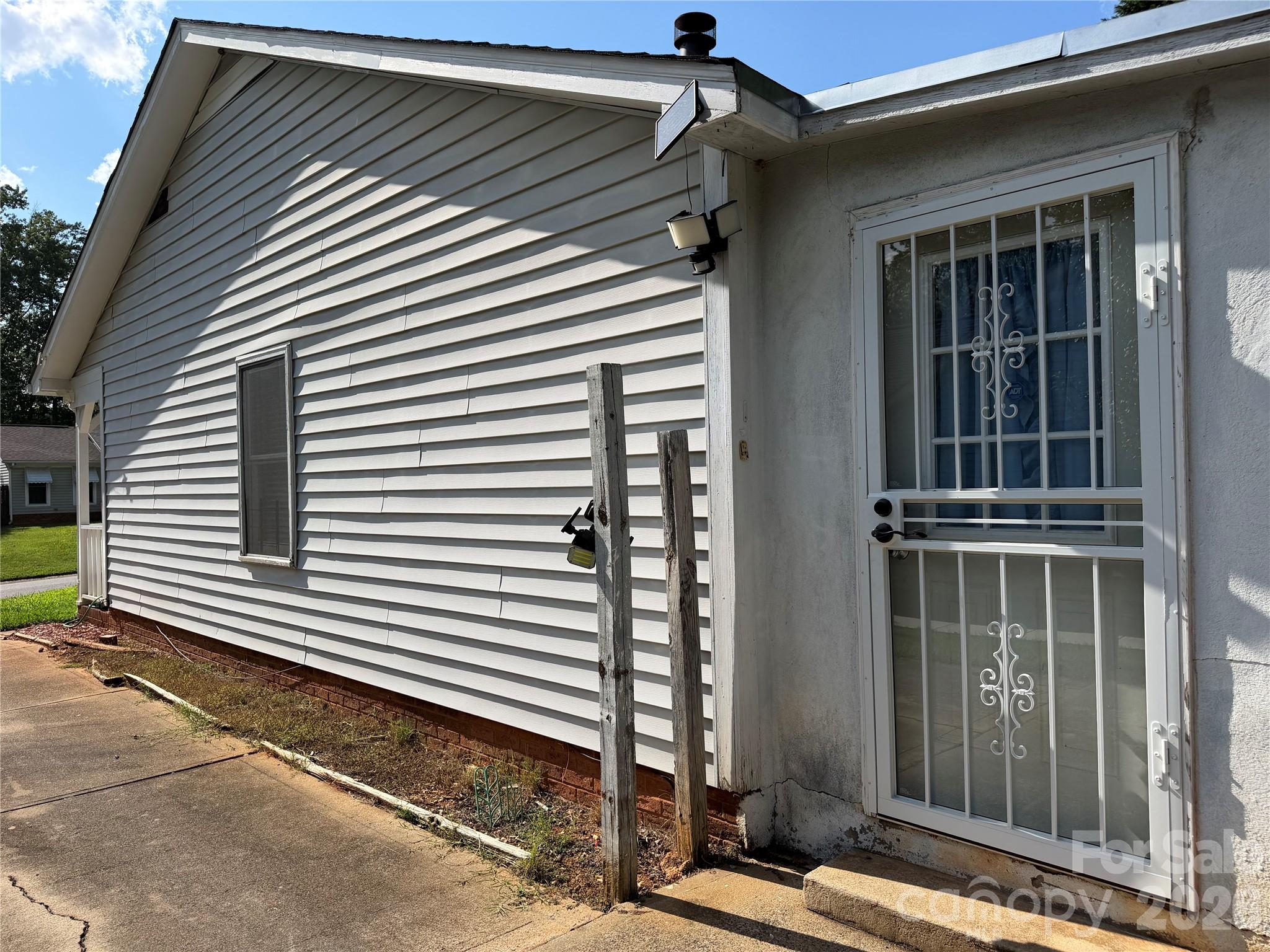5124 Poplar Springs Drive Property Photo 4