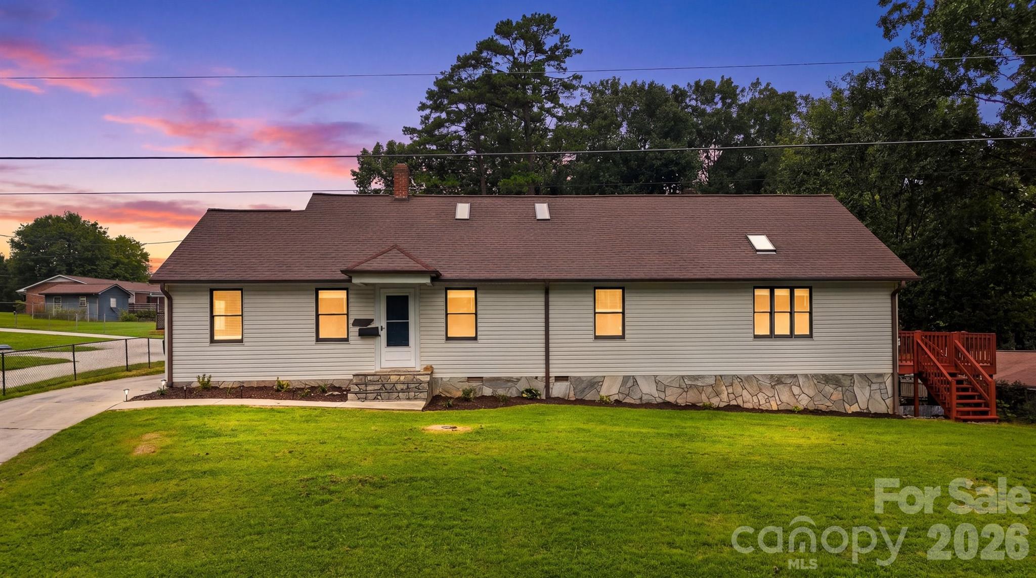 512 Garrou Avenue Property Photo 1