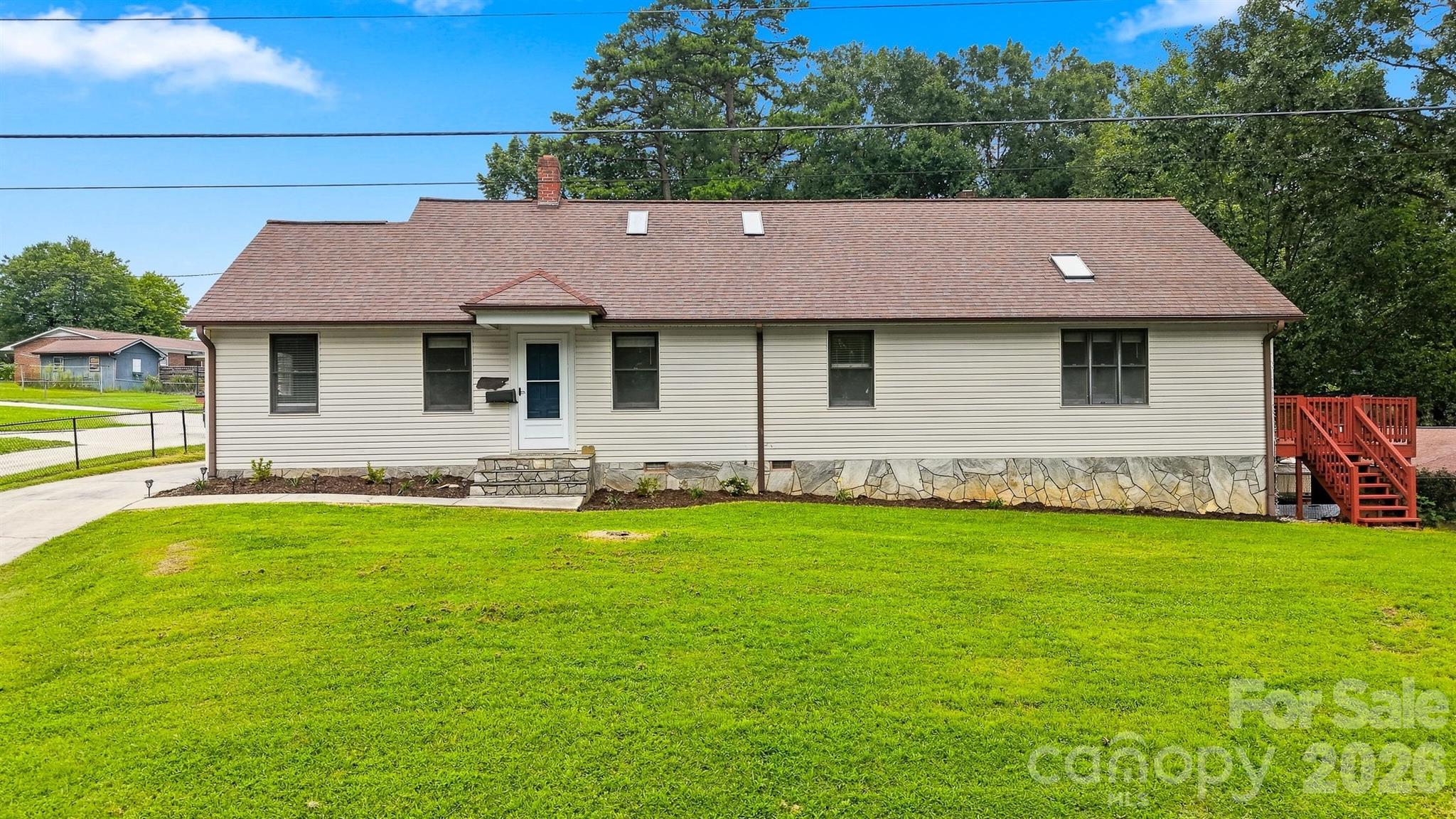 512 Garrou Avenue Property Photo 2