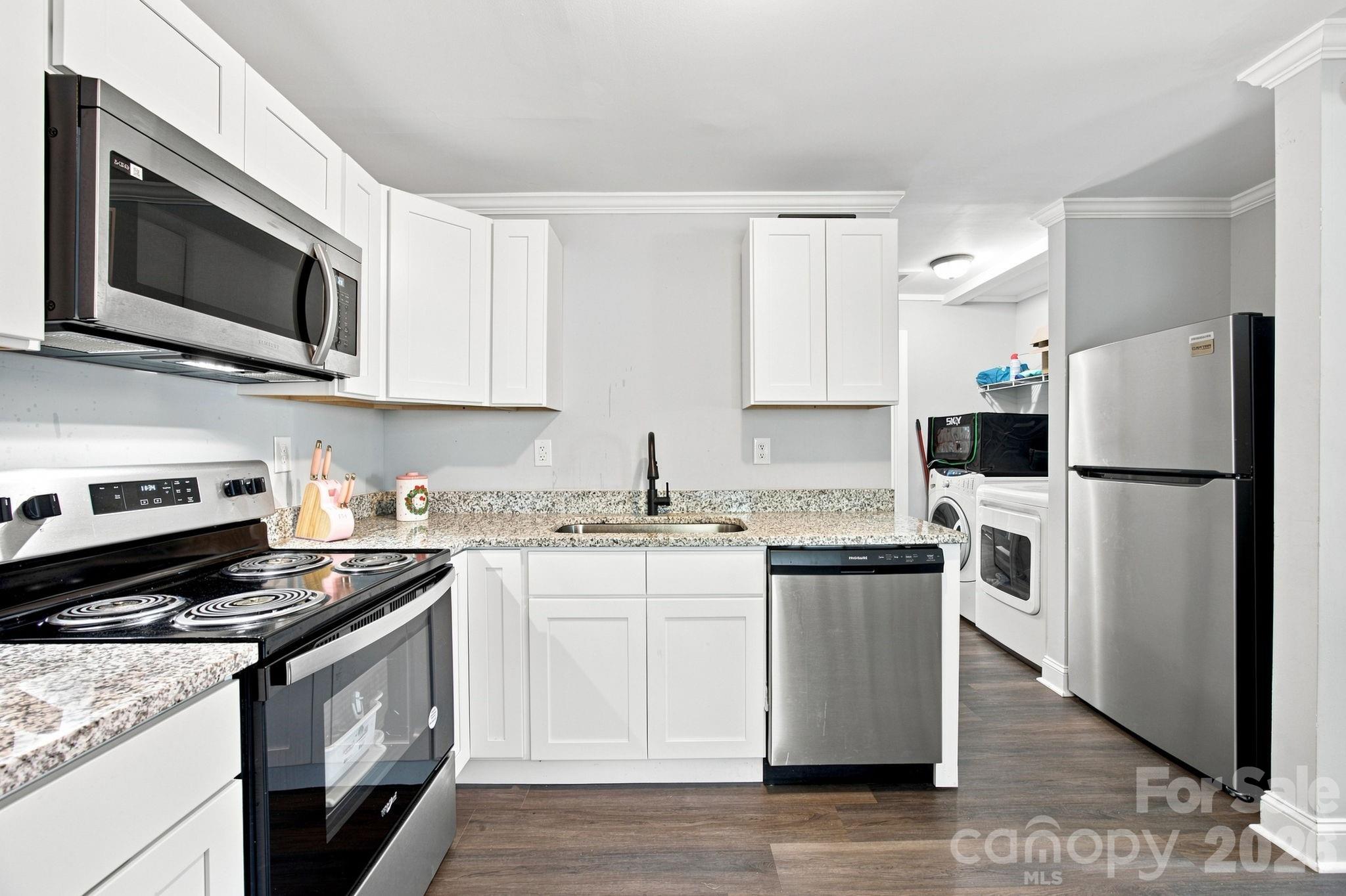 315 Pineview Street Property Photo 17