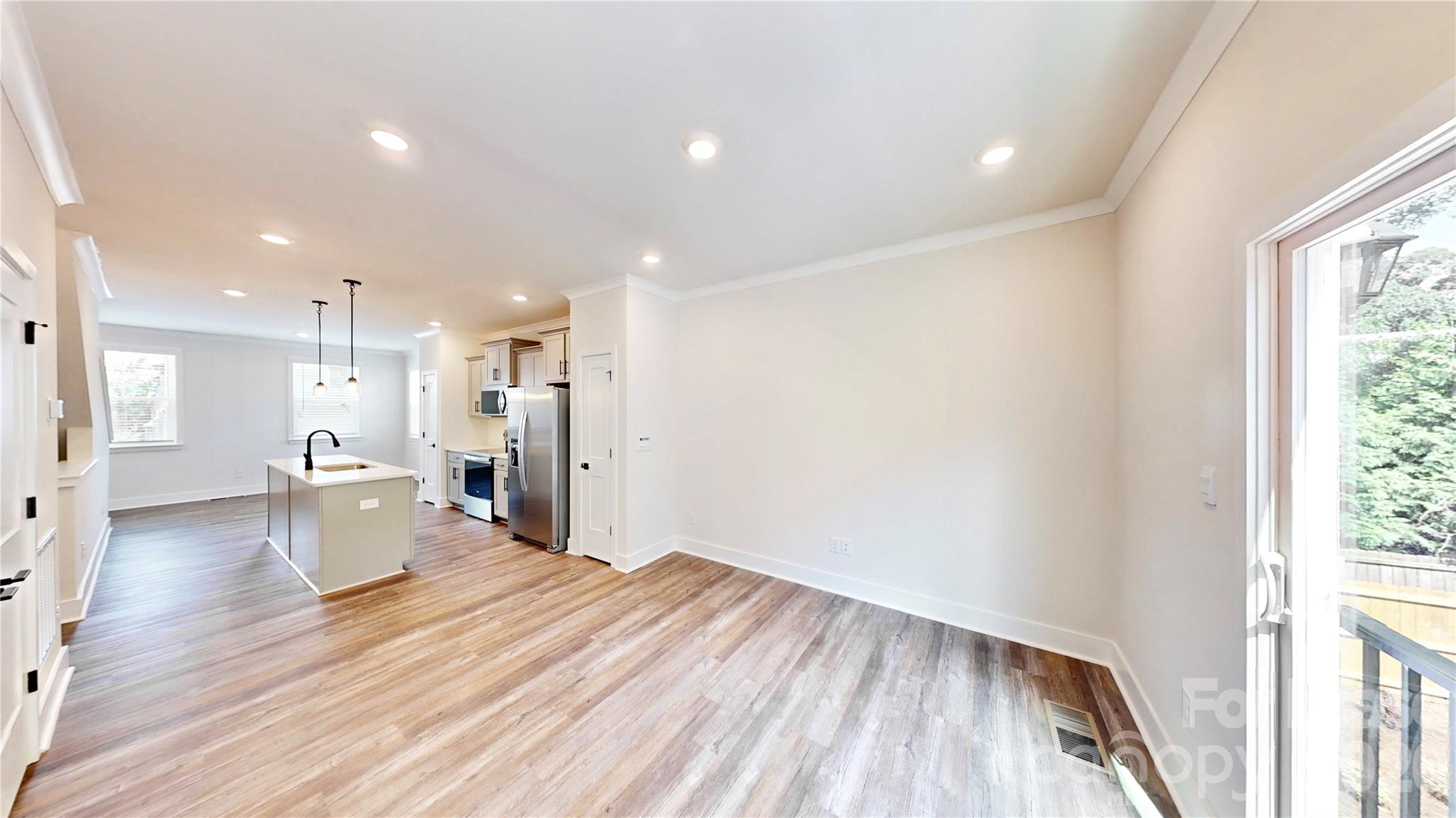 3640 Spencer Street Property Photo 5