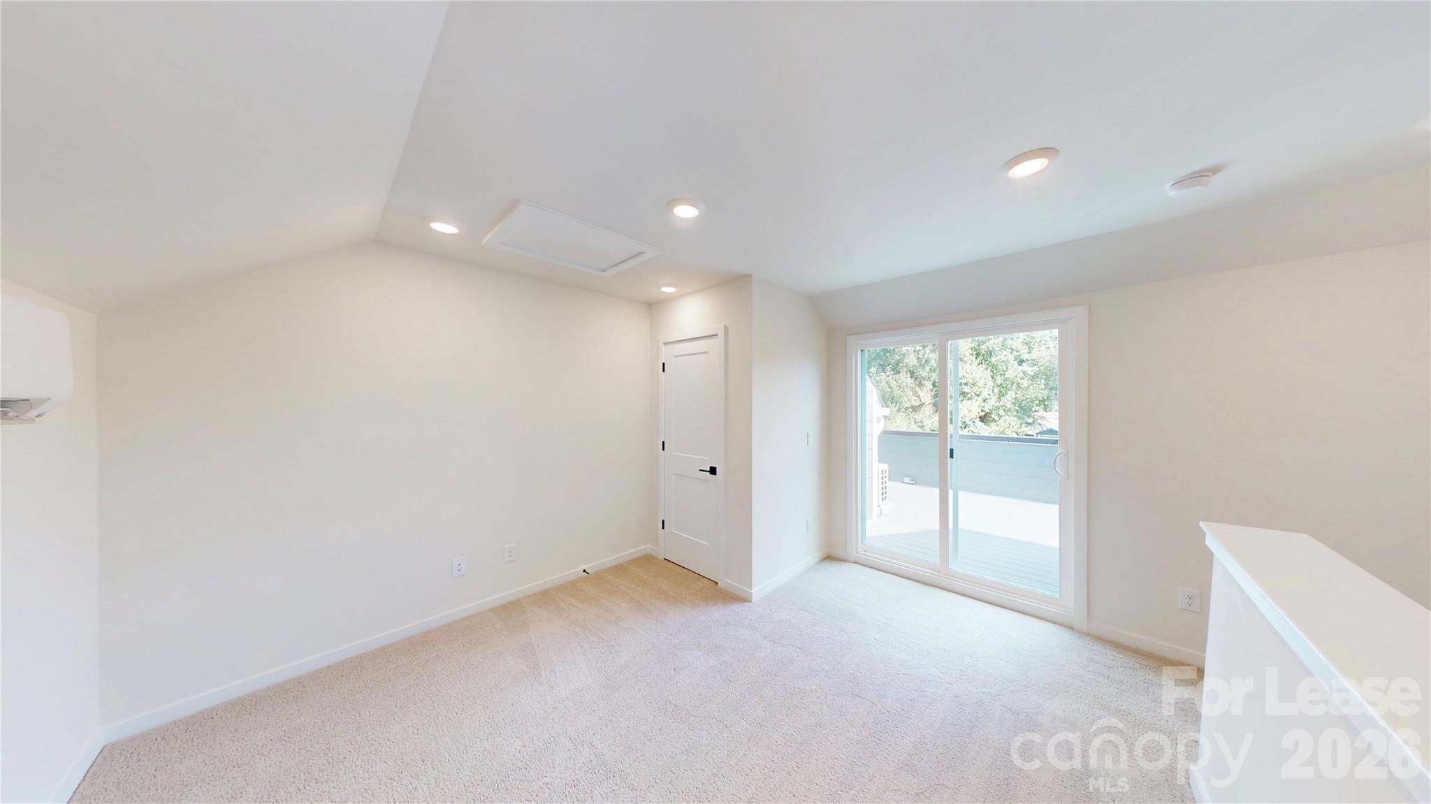 3640 Spencer Street Property Photo 25