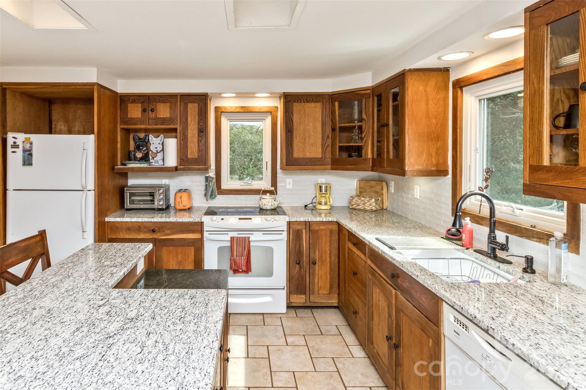 136 Flynn Branch Road Property Photo 6