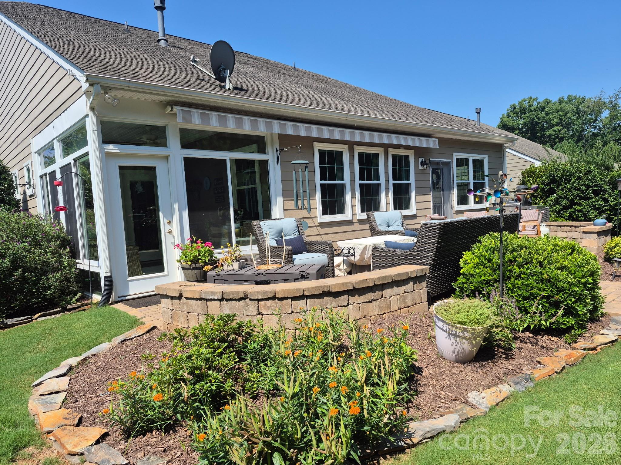 5060 Big Bend Drive Property Photo 2