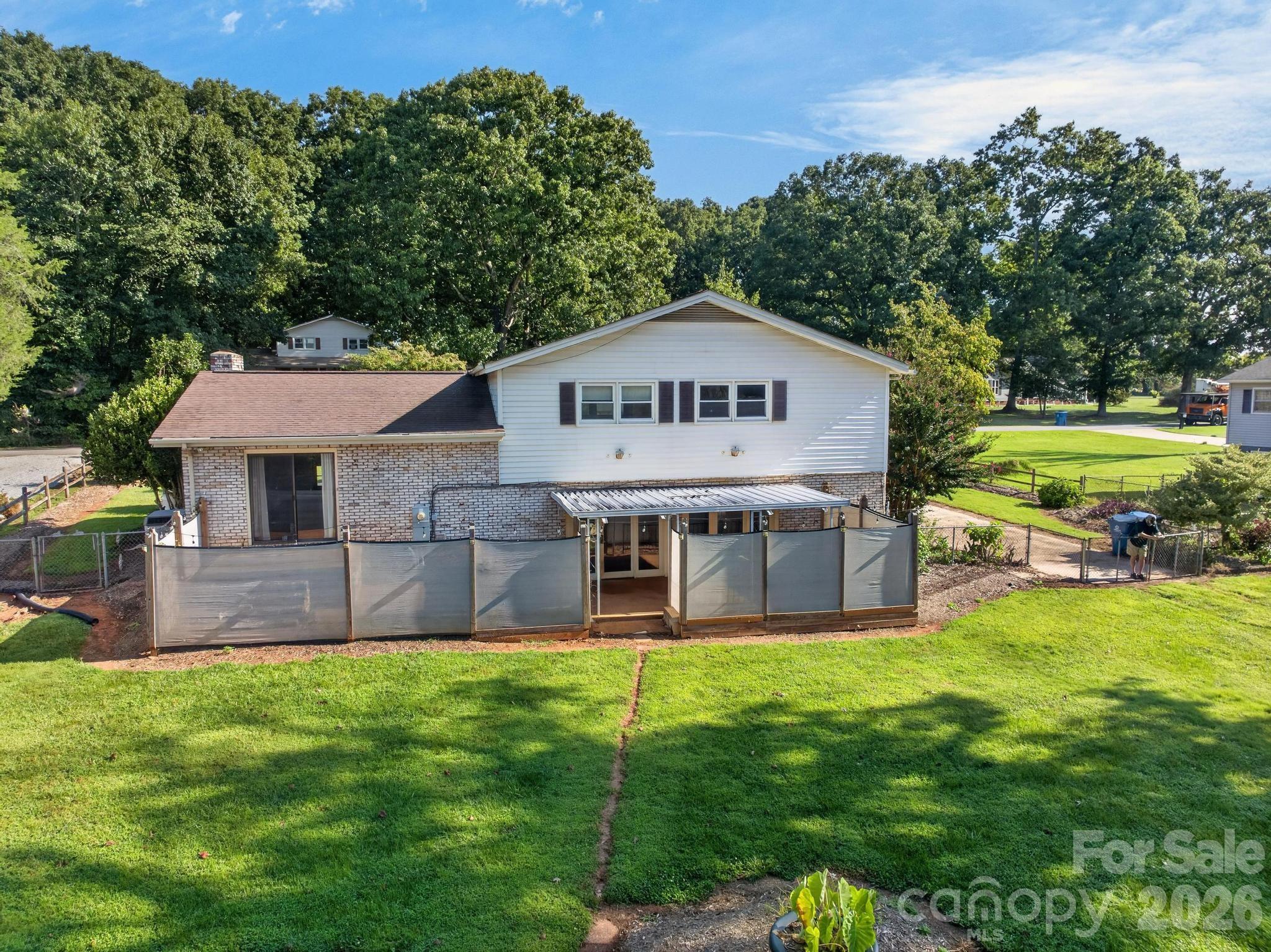 2661 Tiffany Street Property Photo 5