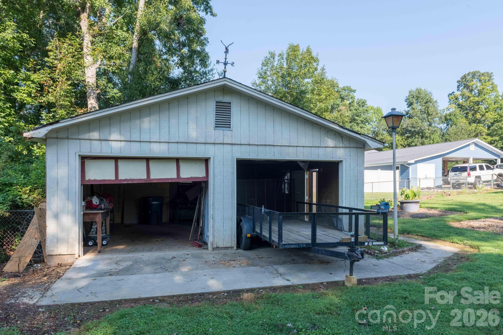 2661 Tiffany Street Property Photo 8