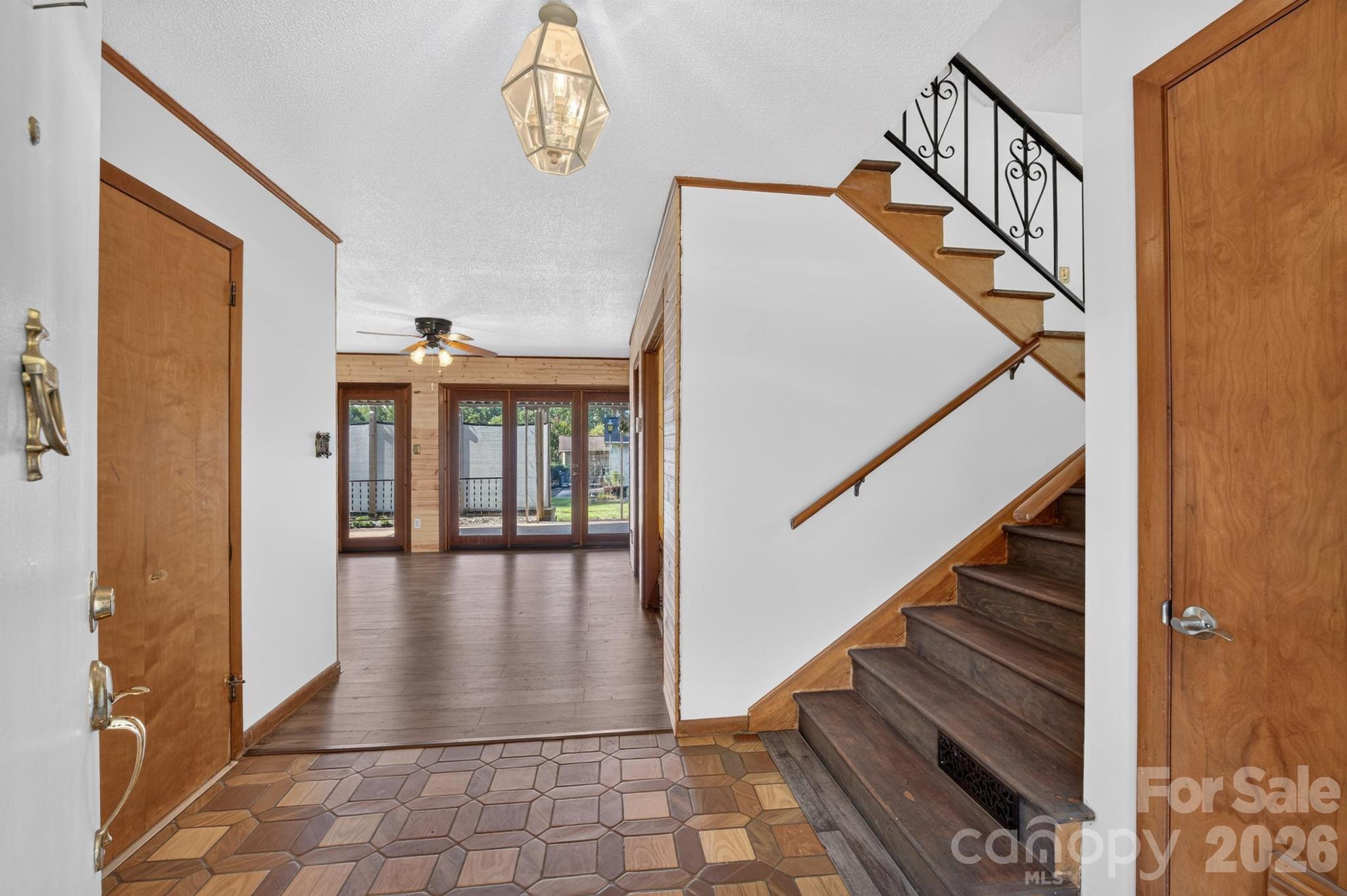 2661 Tiffany Street Property Photo 12
