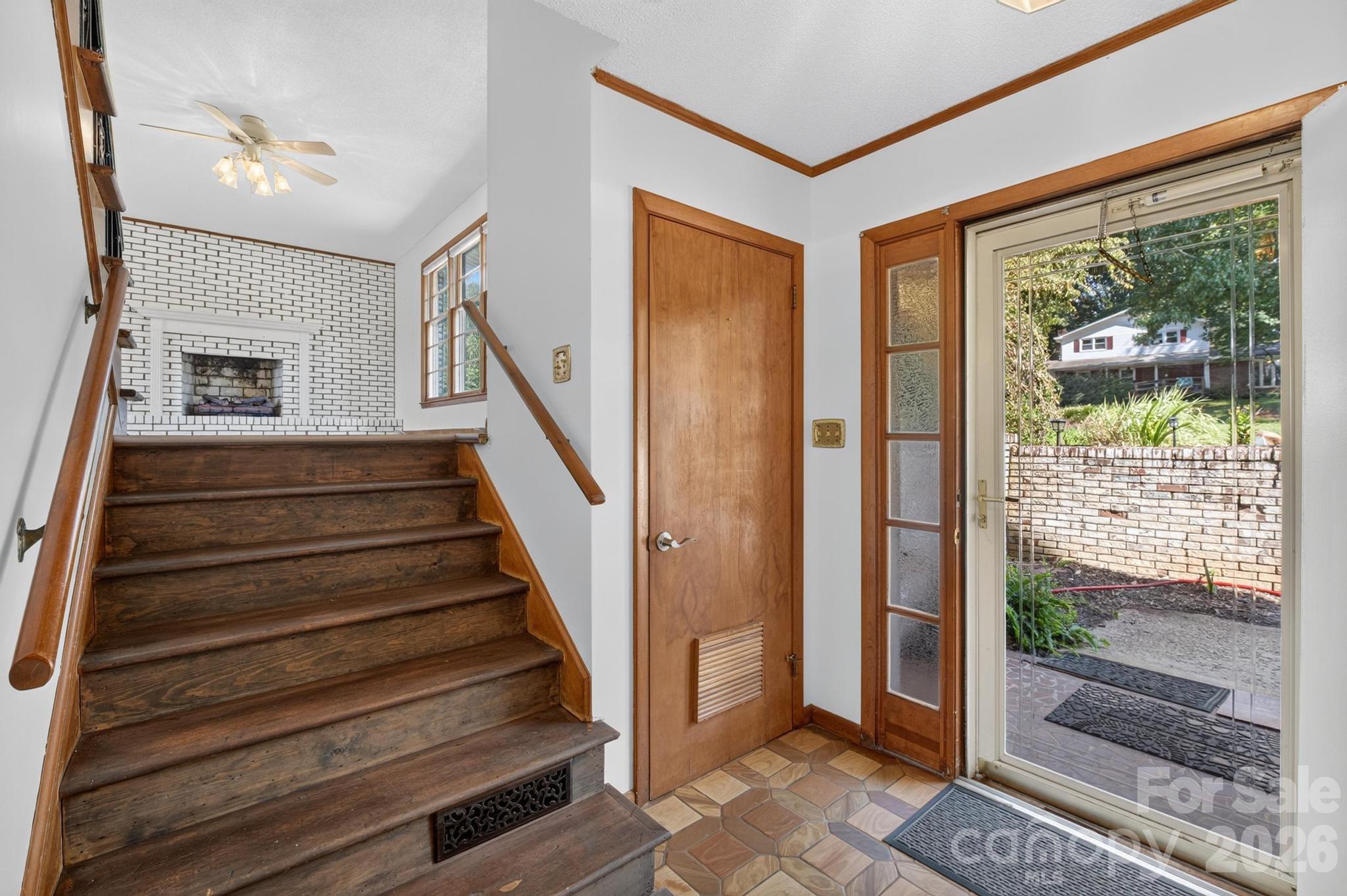 2661 Tiffany Street Property Photo 13