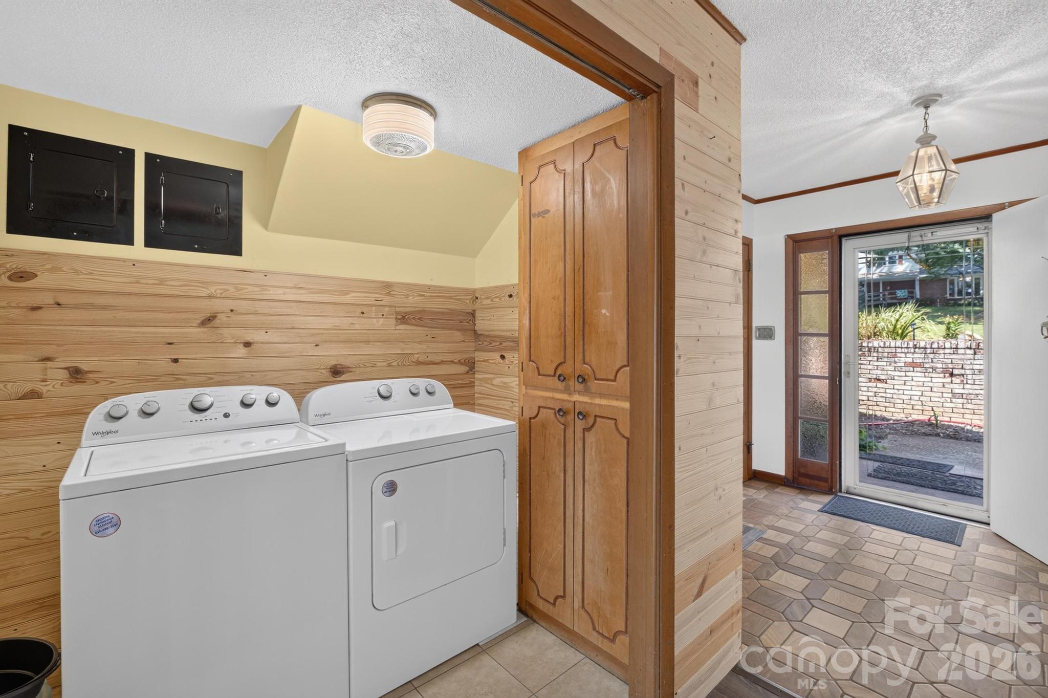 2661 Tiffany Street Property Photo 14