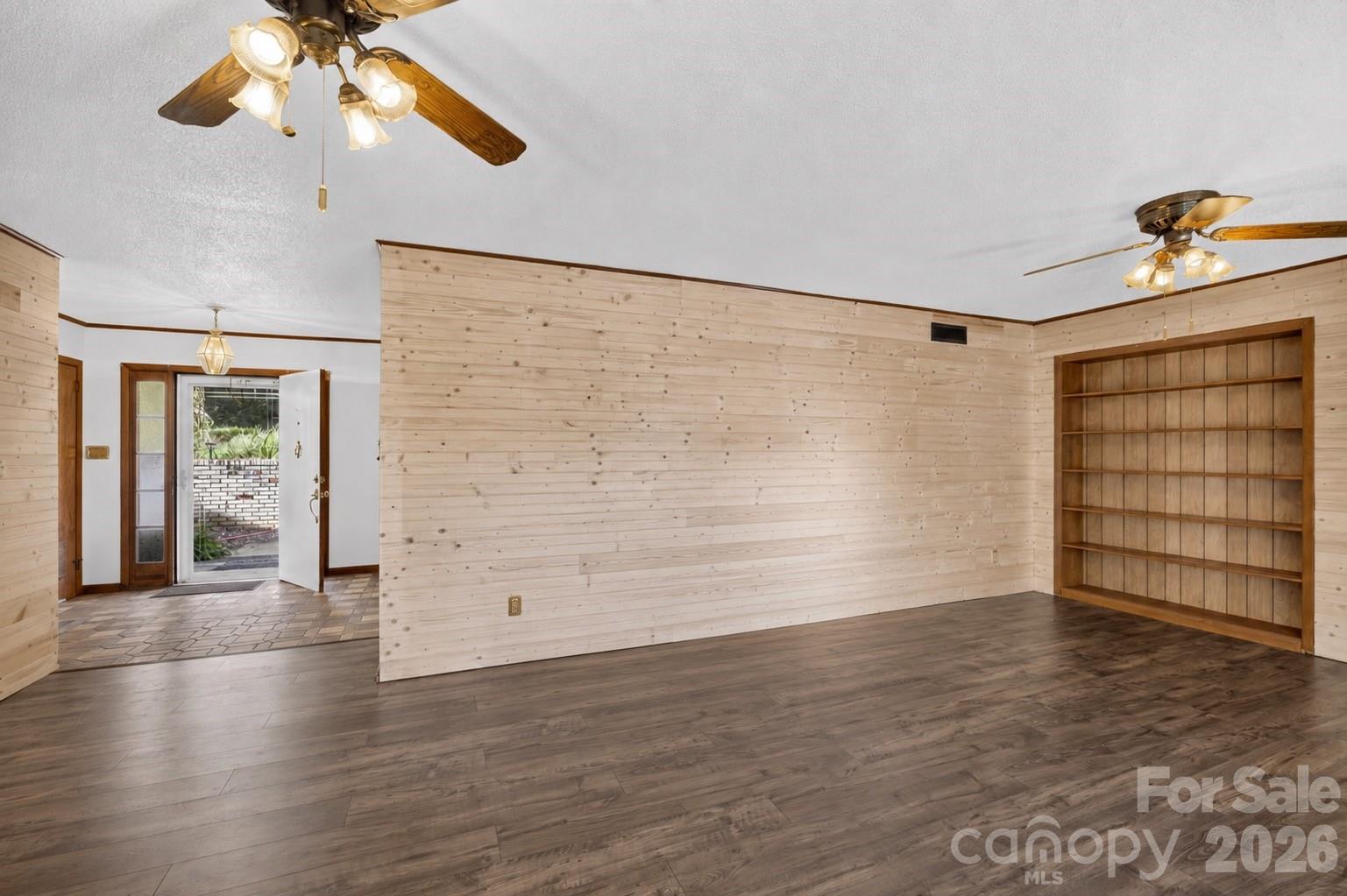 2661 Tiffany Street Property Photo 16