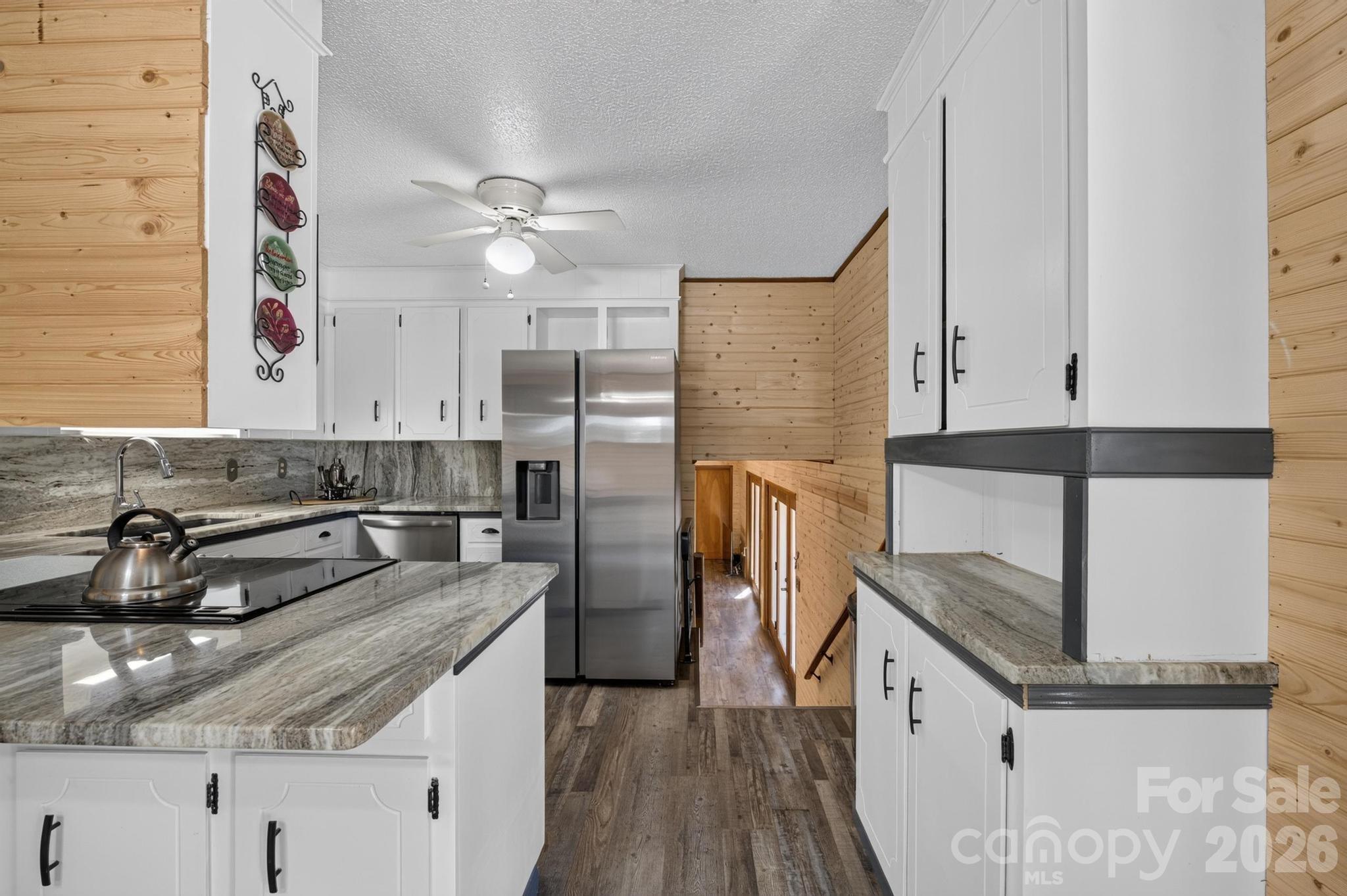 2661 Tiffany Street Property Photo 18