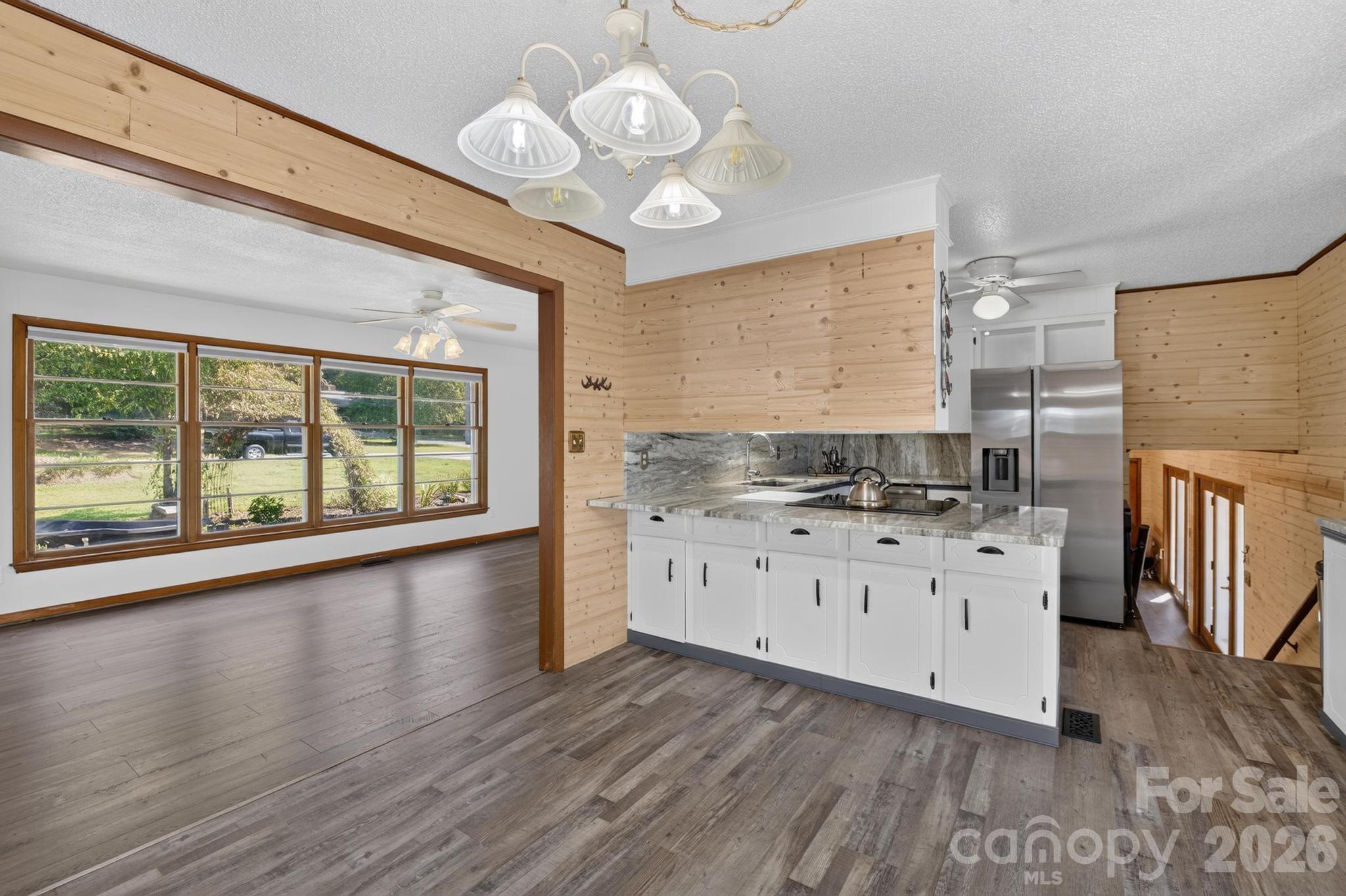 2661 Tiffany Street Property Photo 20