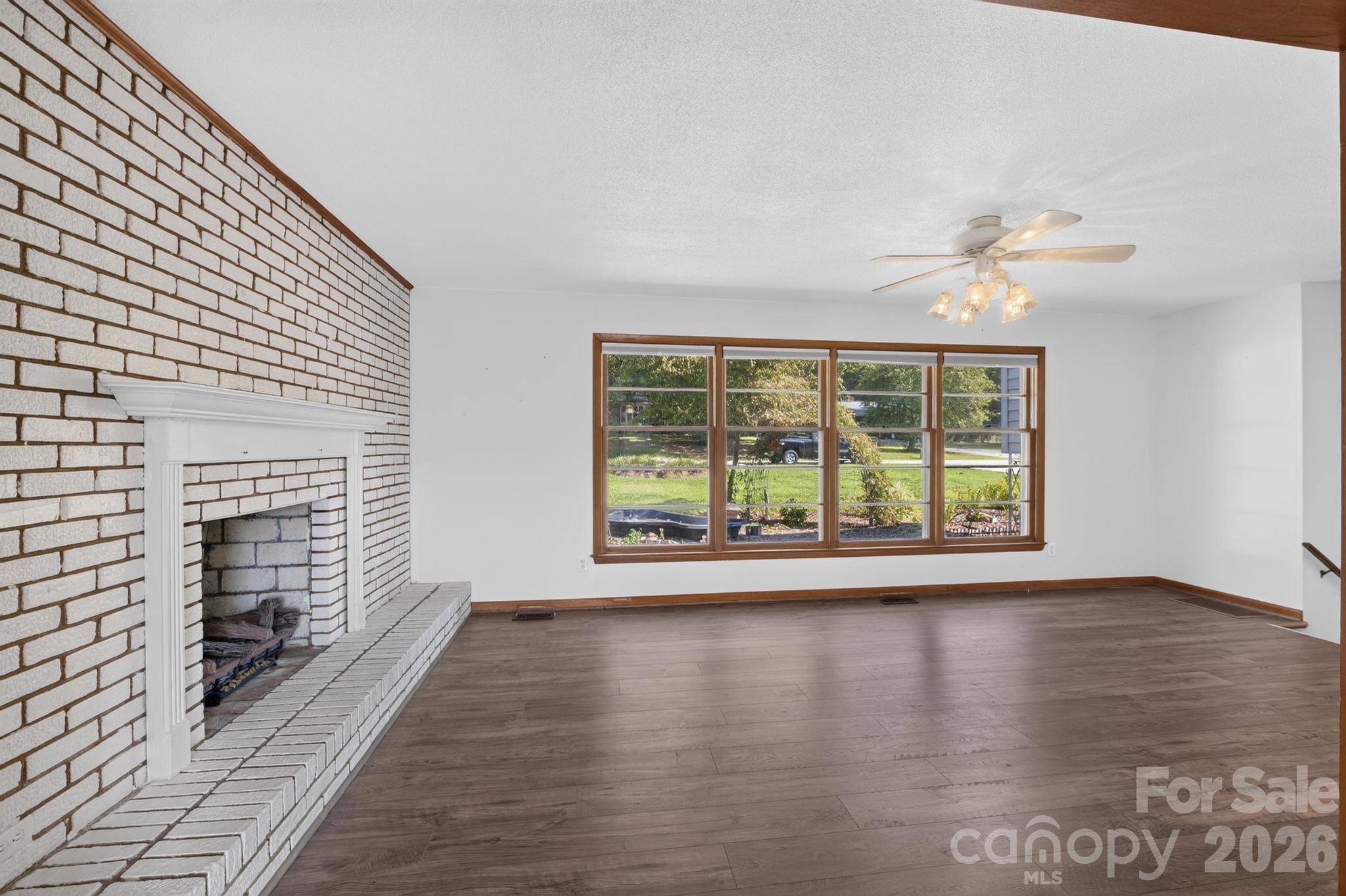 2661 Tiffany Street Property Photo 23