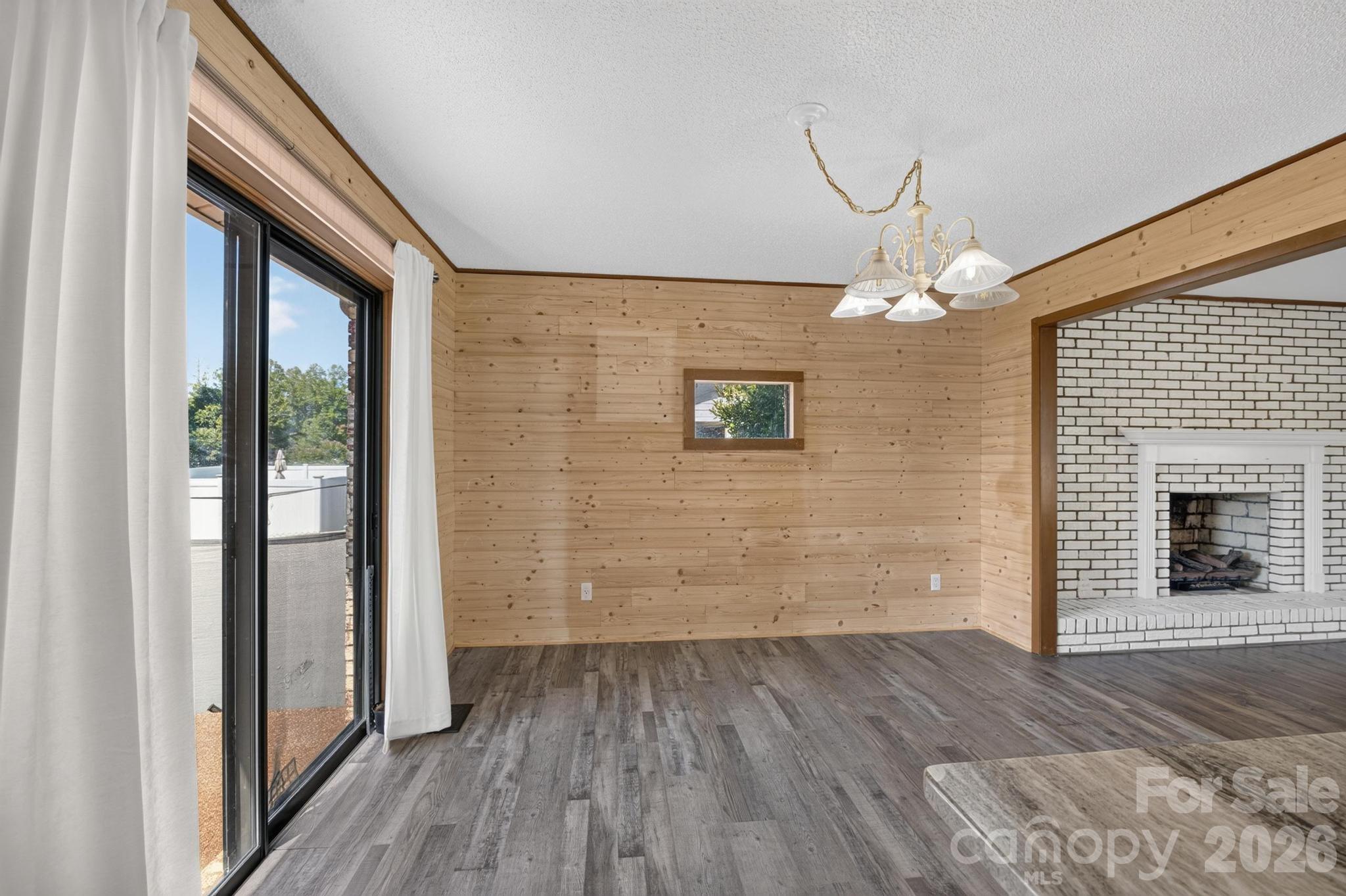 2661 Tiffany Street Property Photo 24