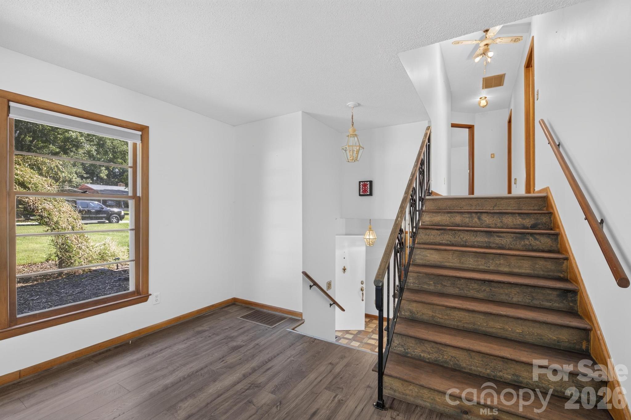 2661 Tiffany Street Property Photo 26