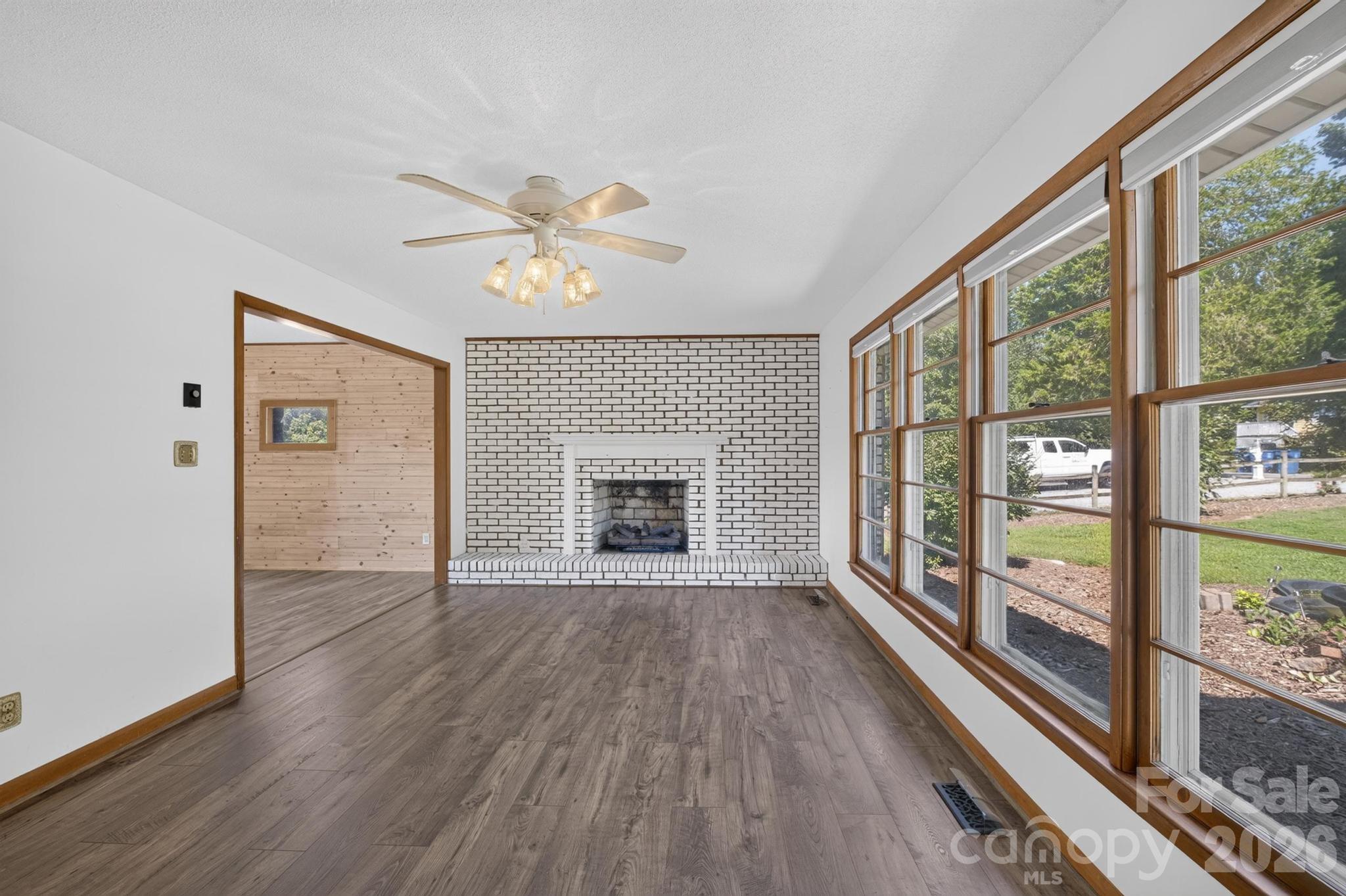 2661 Tiffany Street Property Photo 27